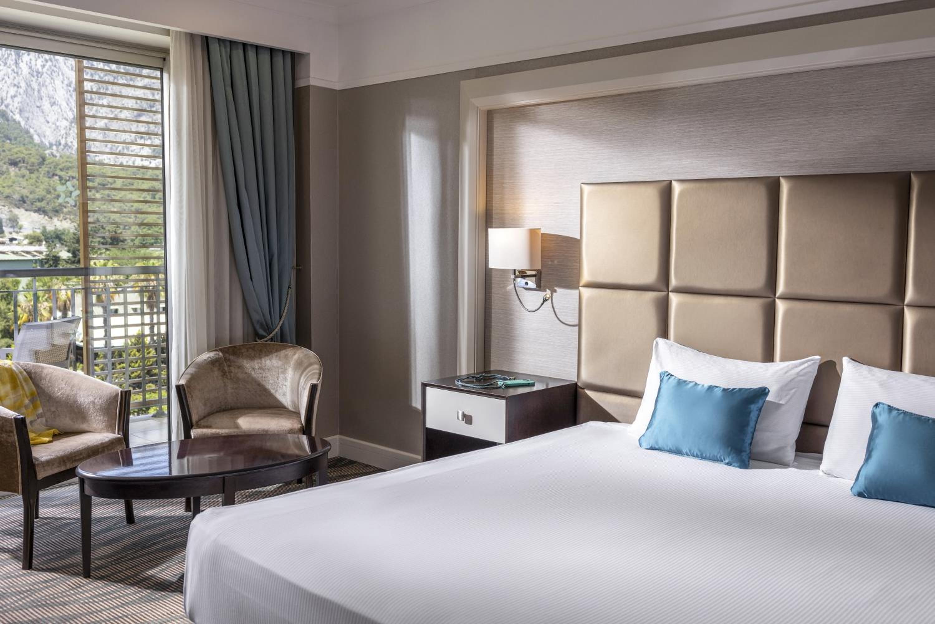 Classic Room with Mountain View