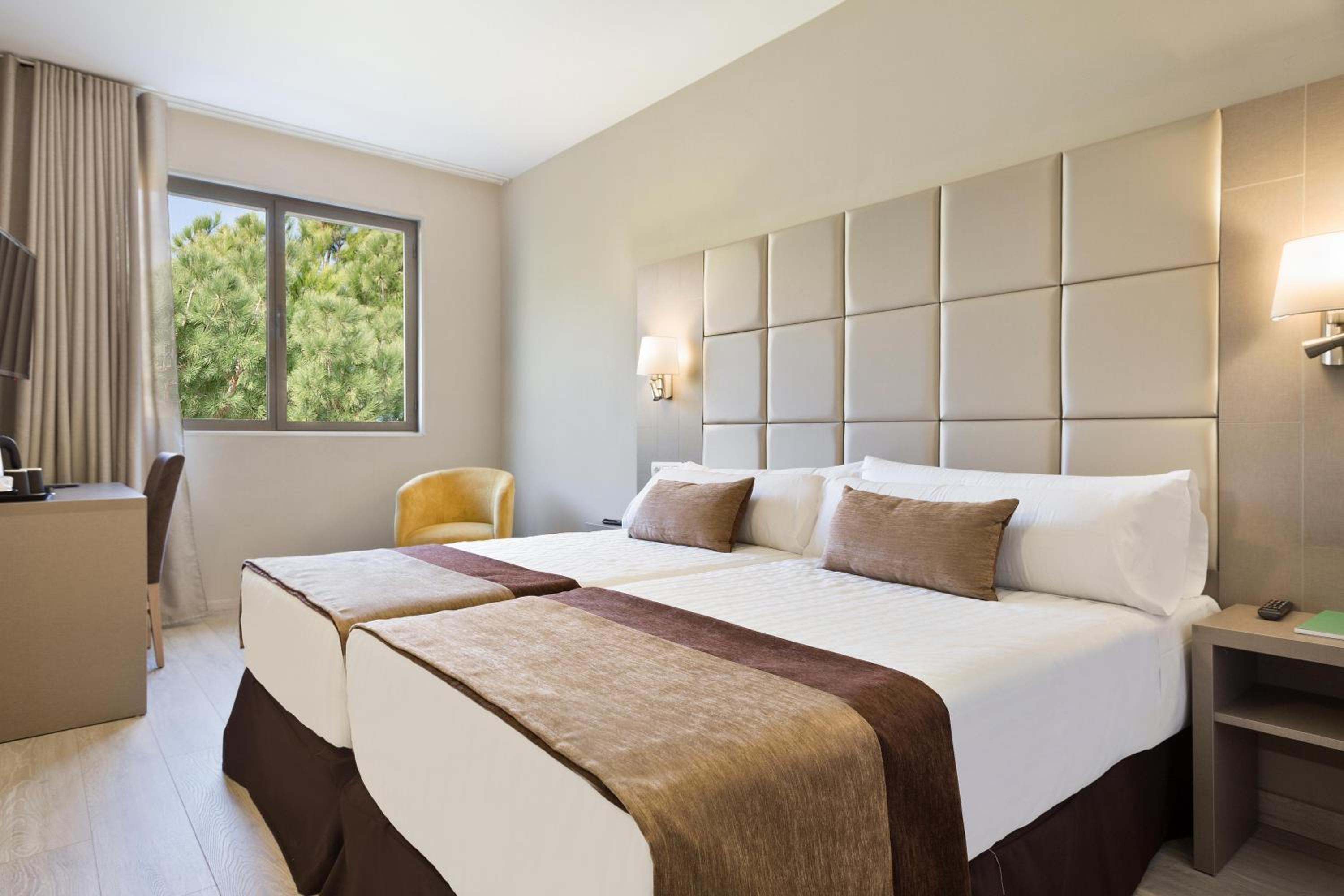 Business Double Room with Garden View