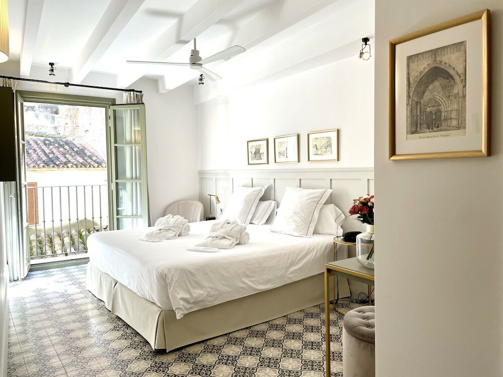 Standard Double Room, City View