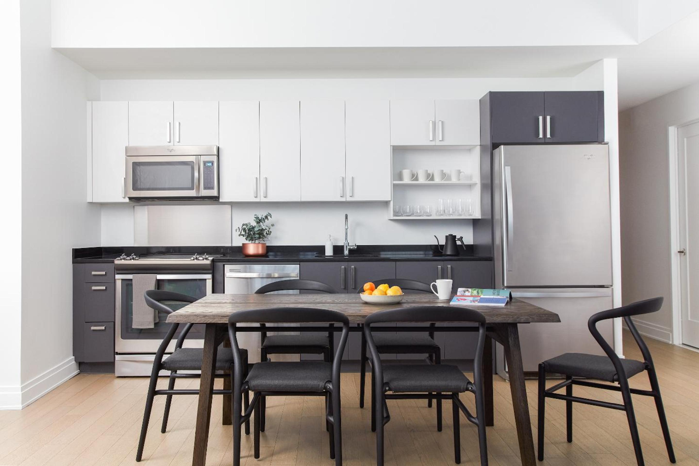 Accessible Two Bedroom, King (24/7 Front Desk)