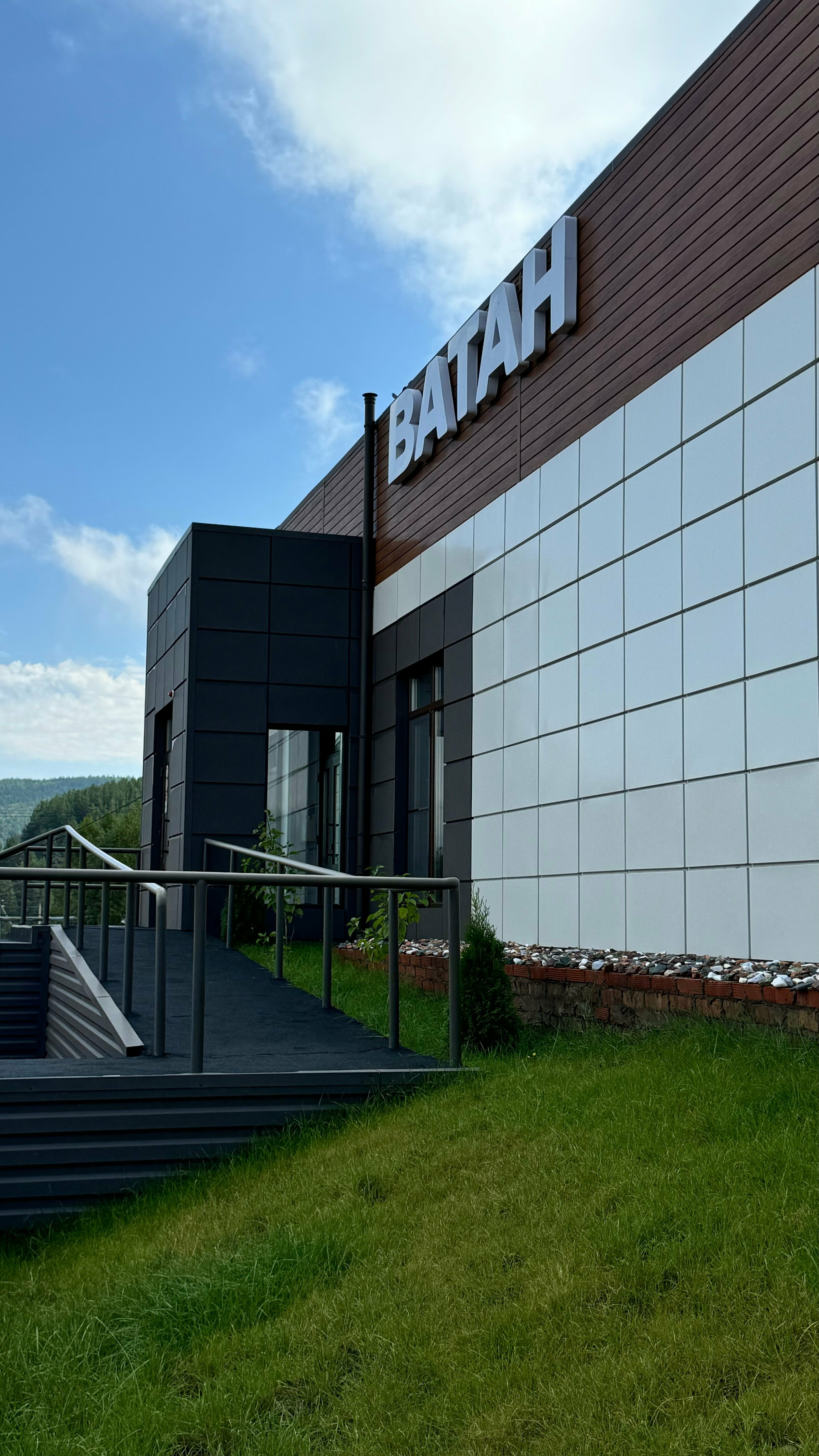 Улучшенный четырехместный номер