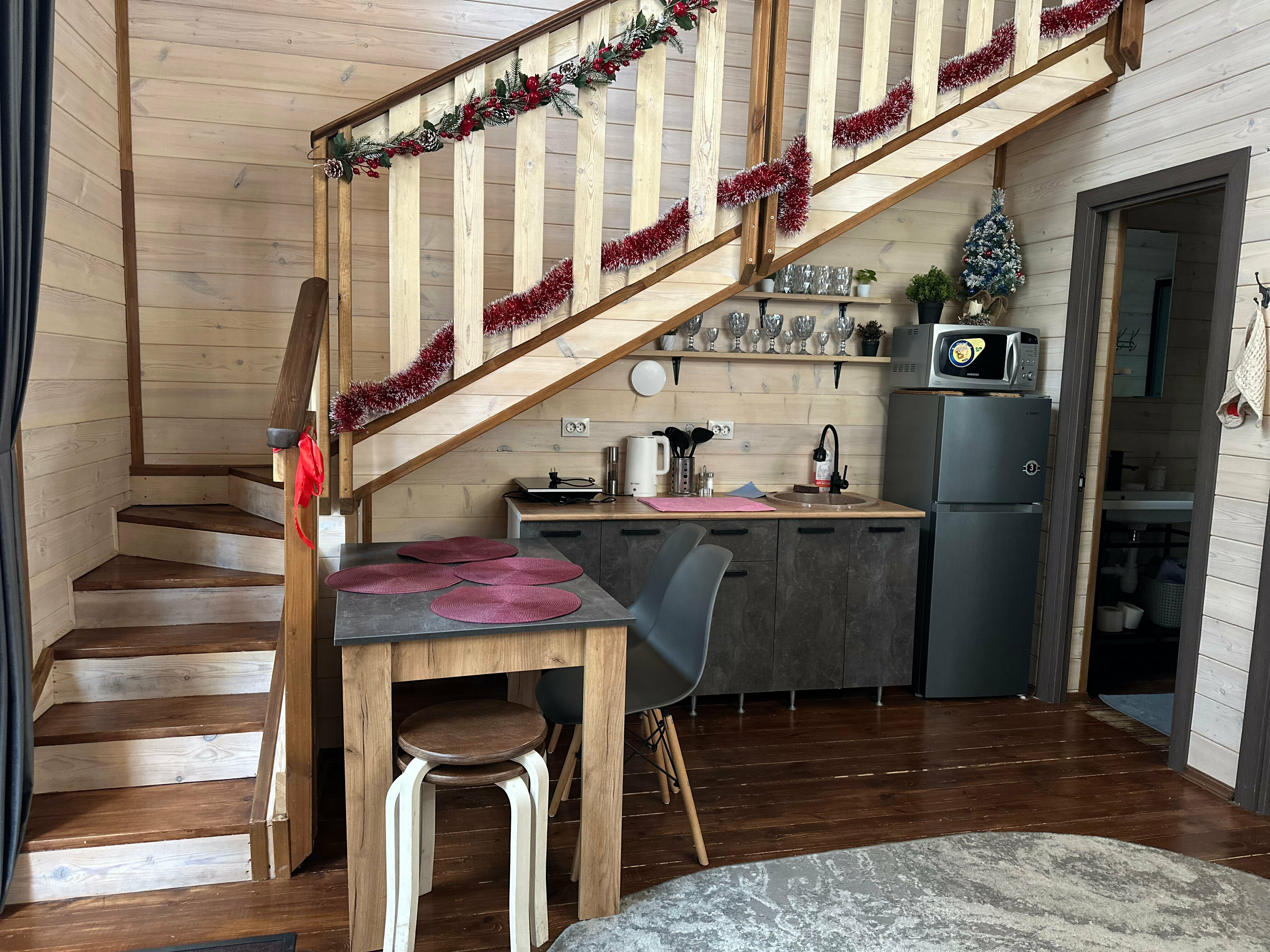 Барнхаус 3 с видом на хвойный лес и горы