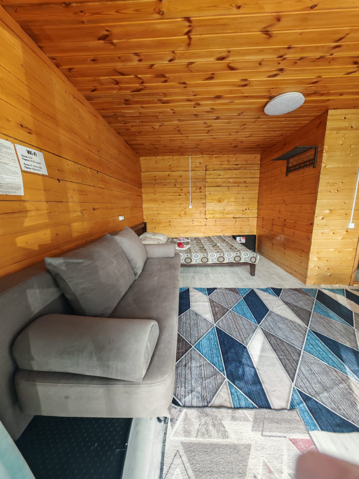 Трехместный номер с собственной ванной комнатой