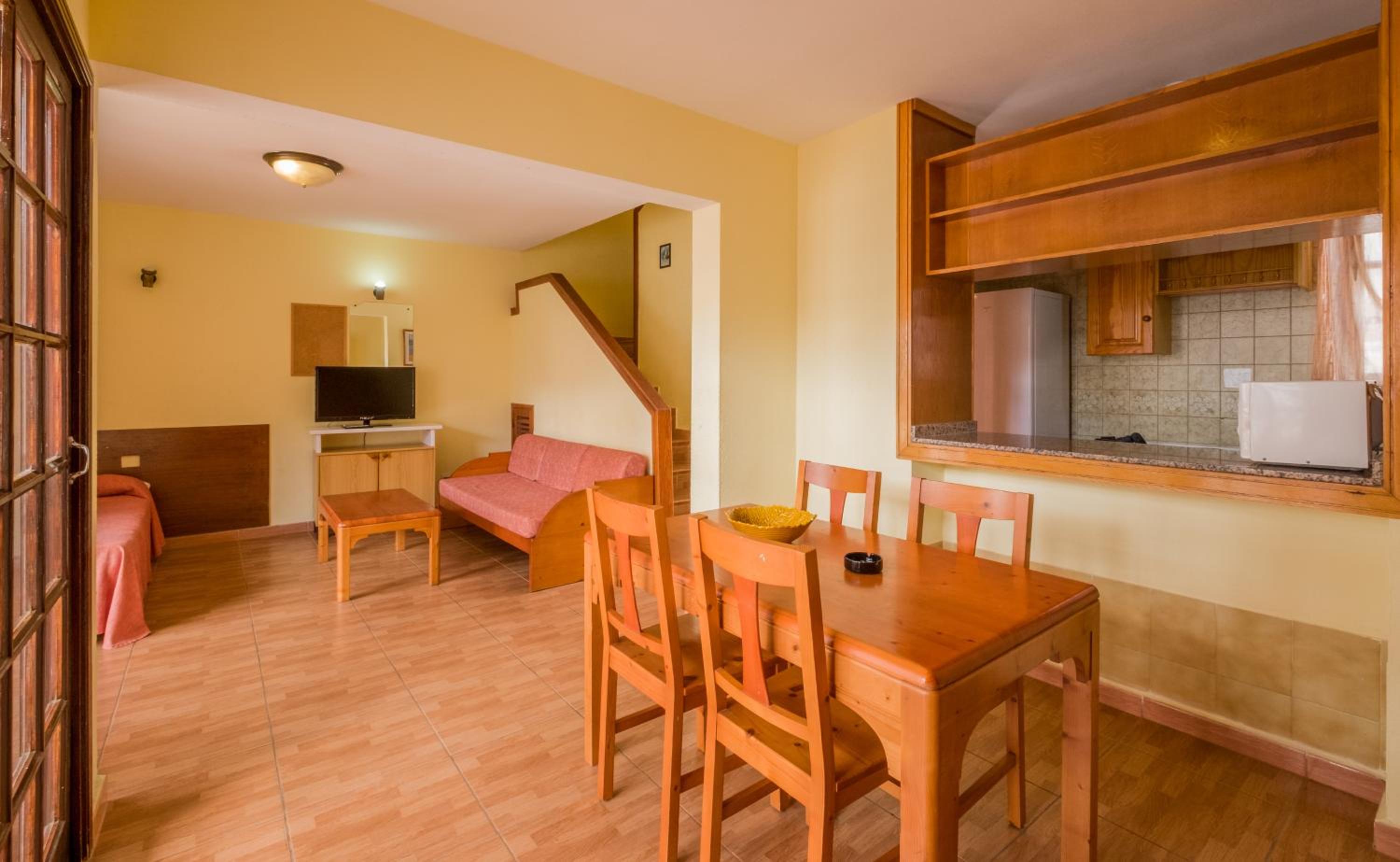 Two-Bedroom Apartment (6 Adults)