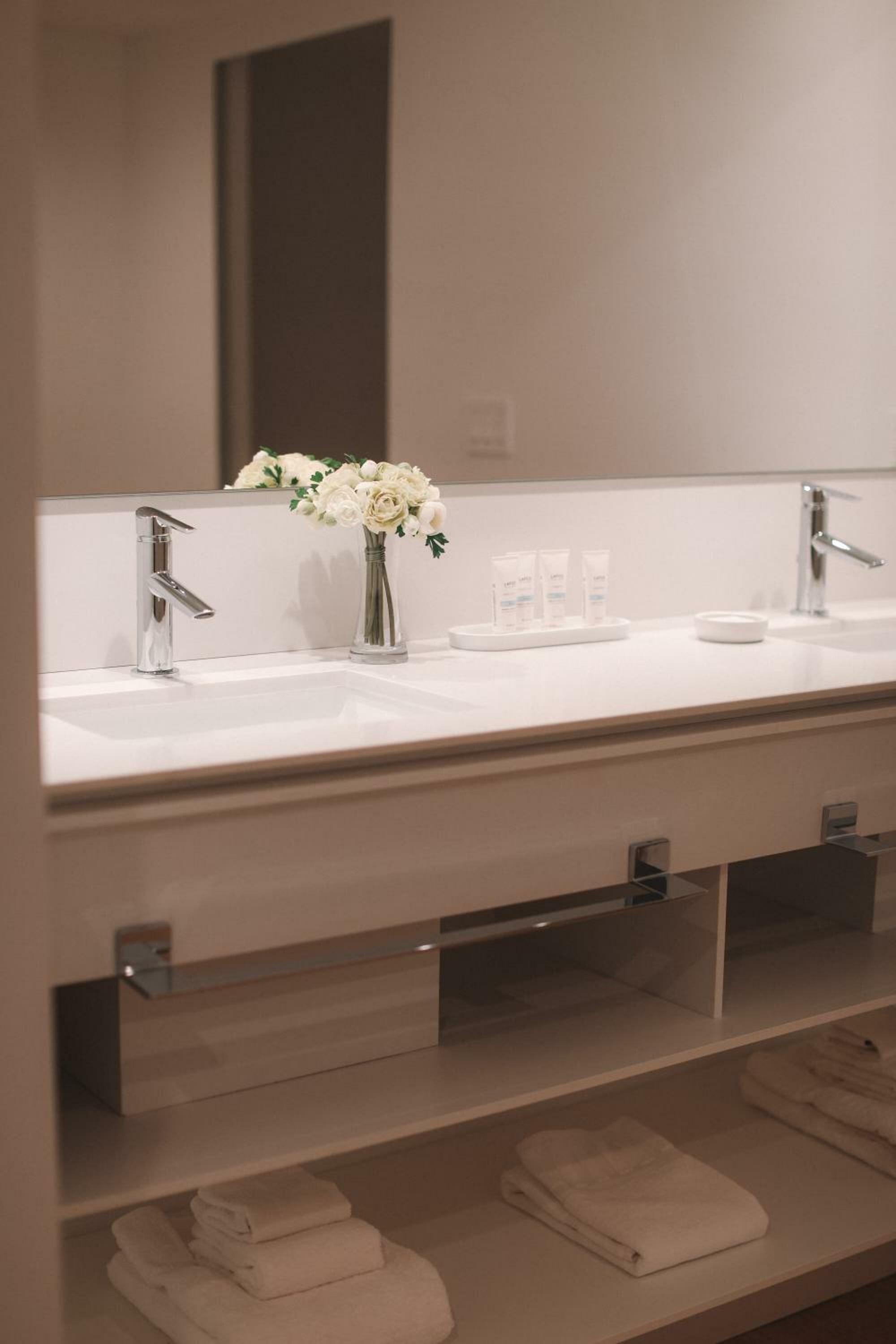 Deluxe Two Bedroom Accessible