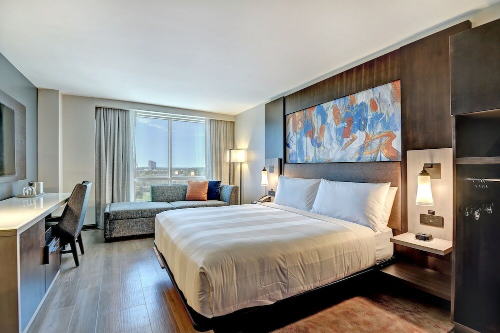 Club Room, 1 King Bed with Sofa bed