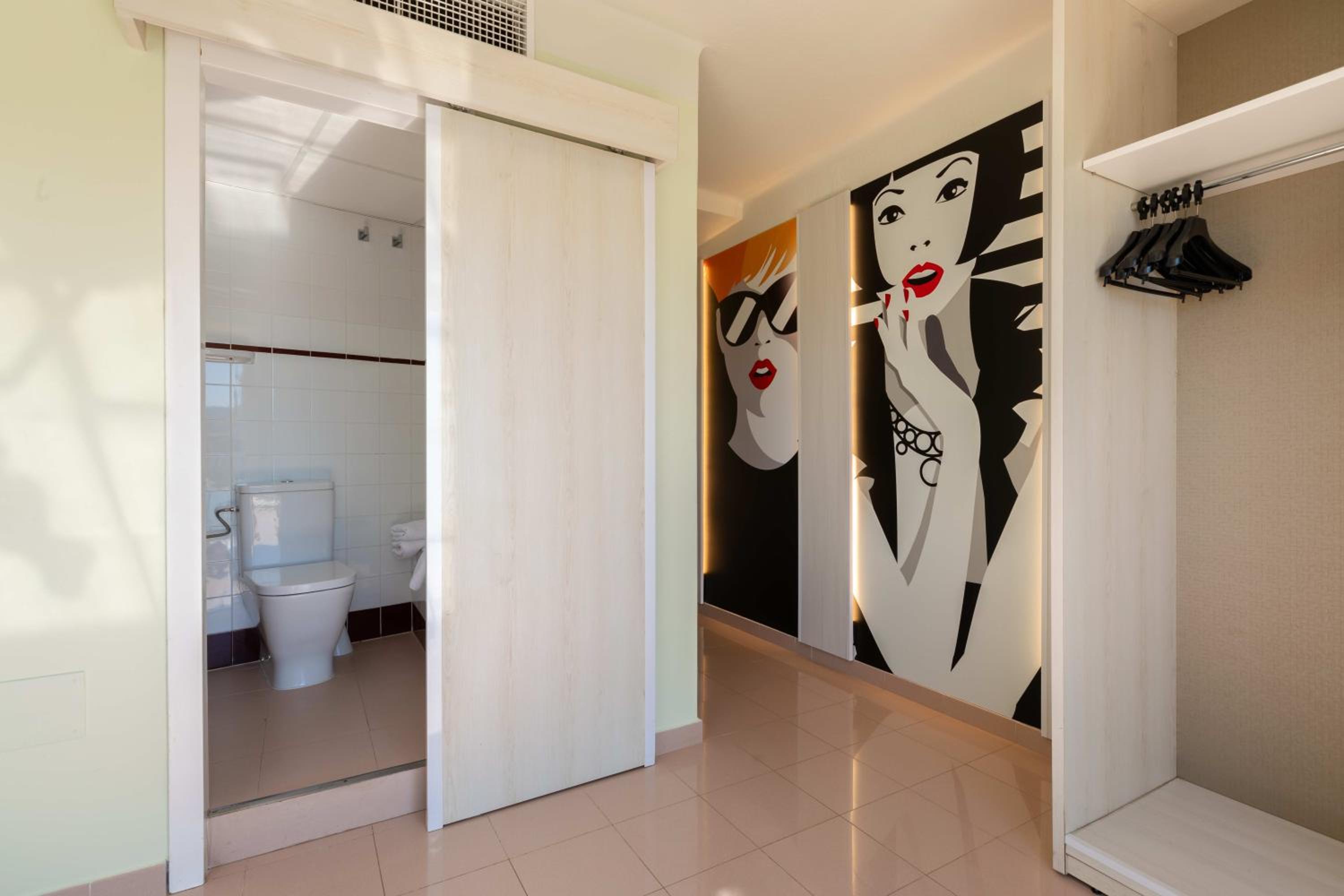 Queen Room with Sea View