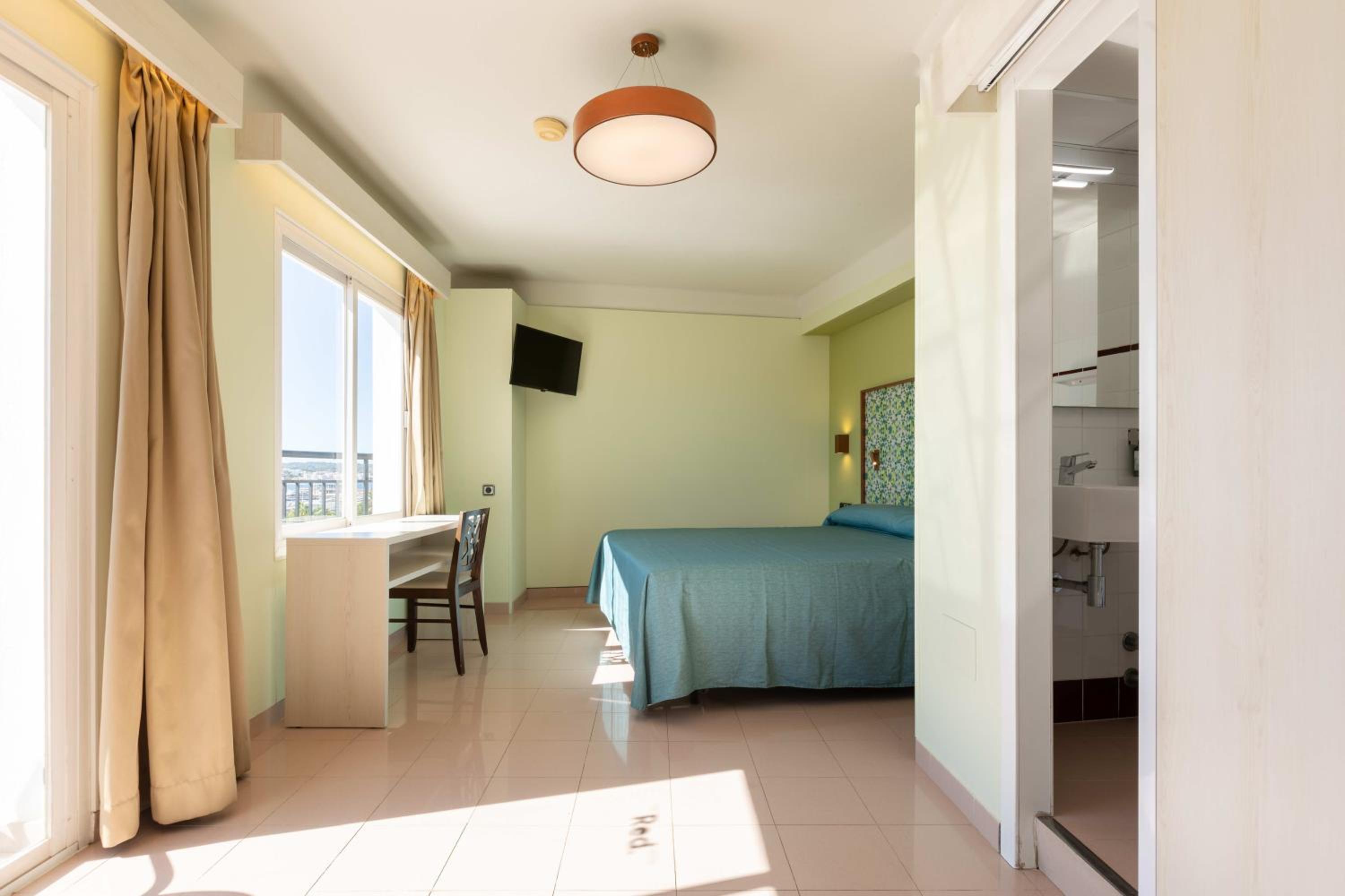 Queen Room with Sea View