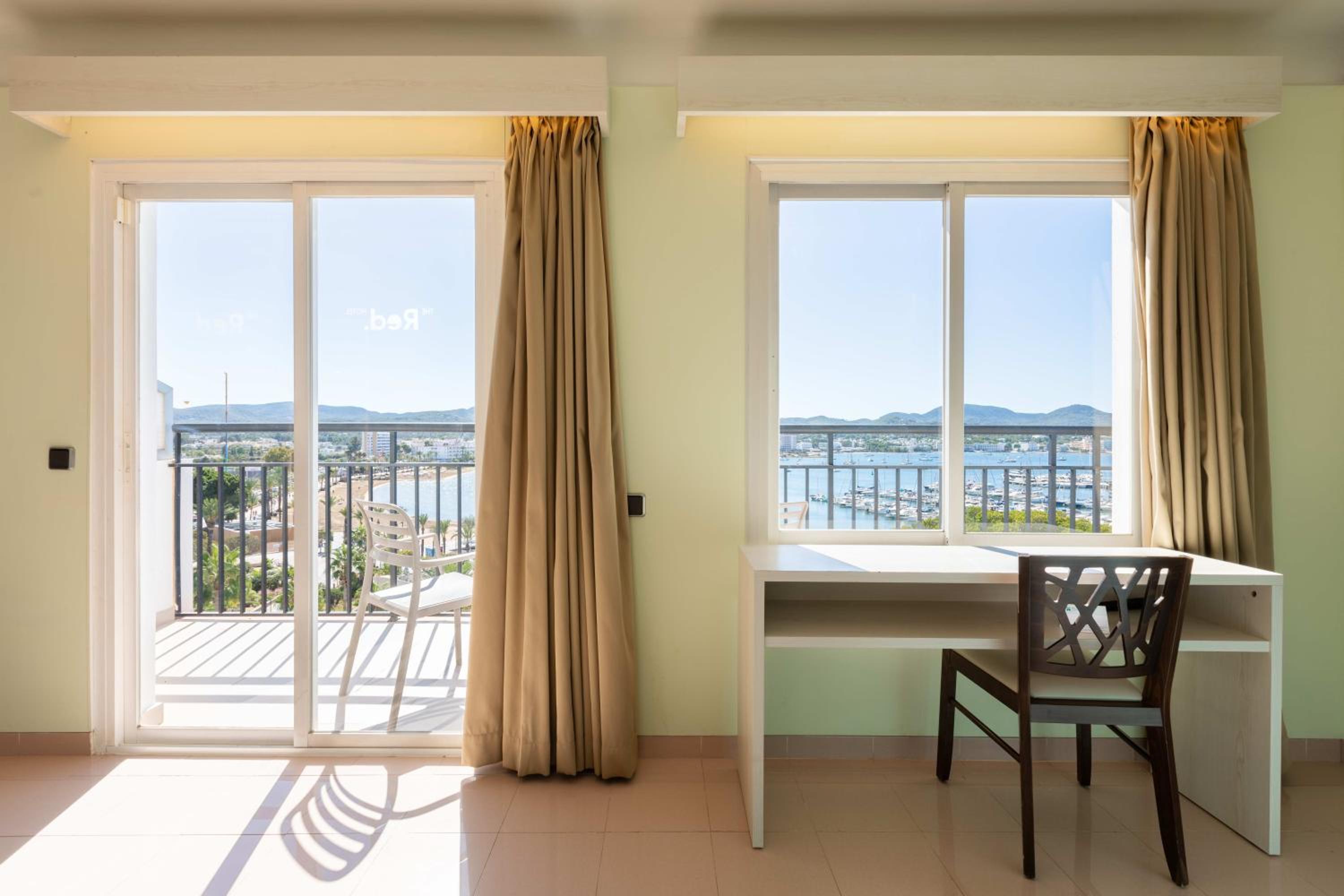 Queen Room with Sea View