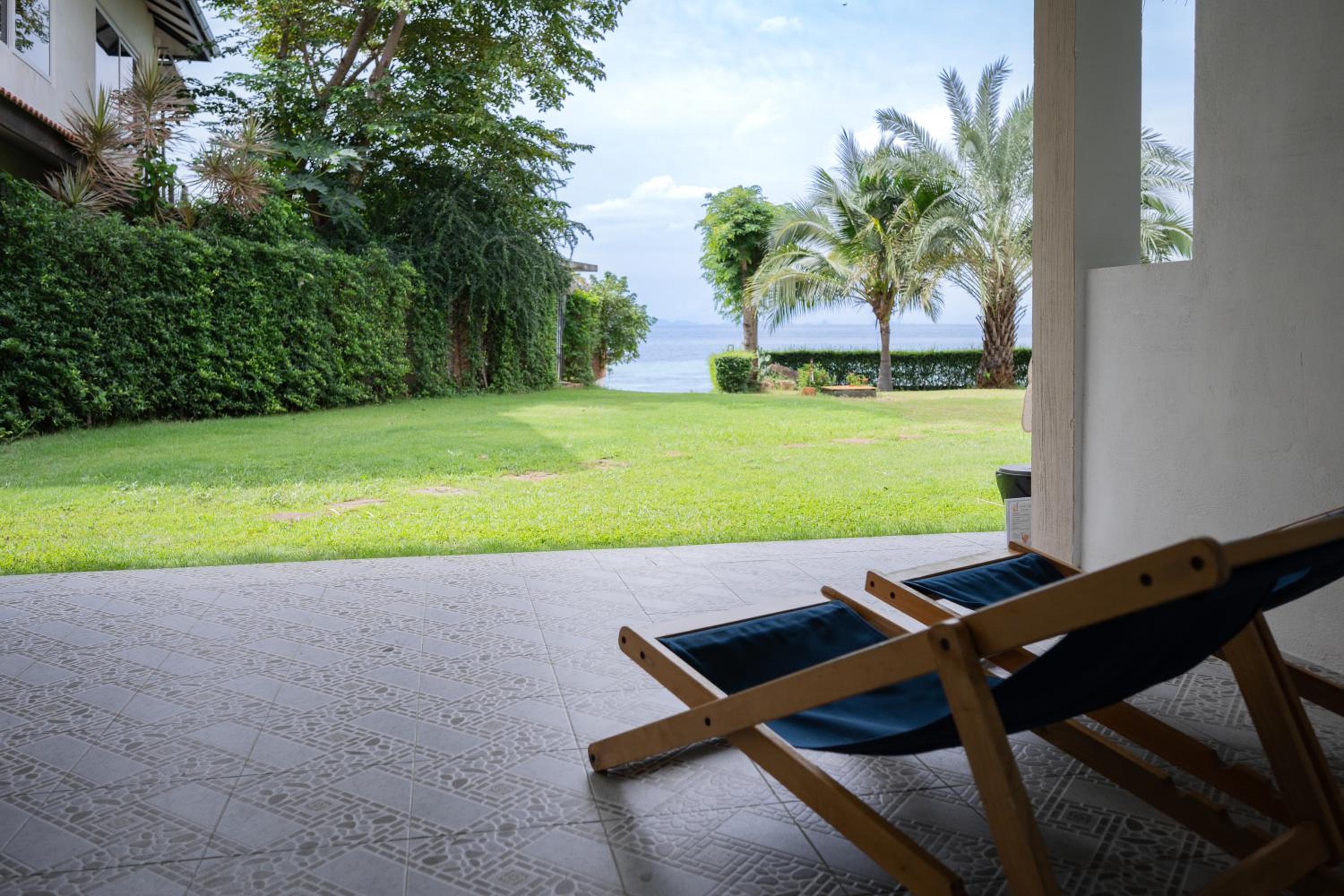 Ocean Front Deluxe Suite