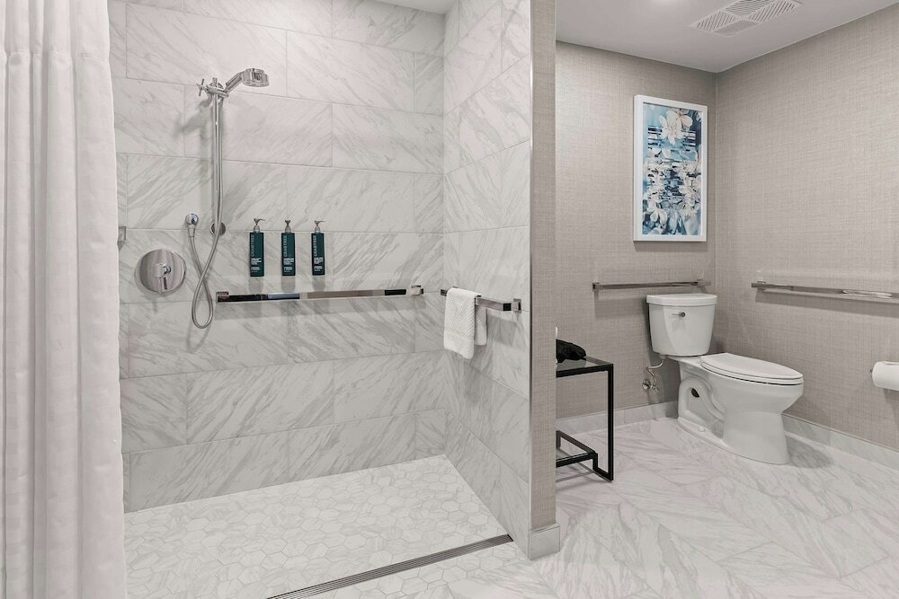 Junior Suite, 2 Queen Beds (Roll-in Shower)