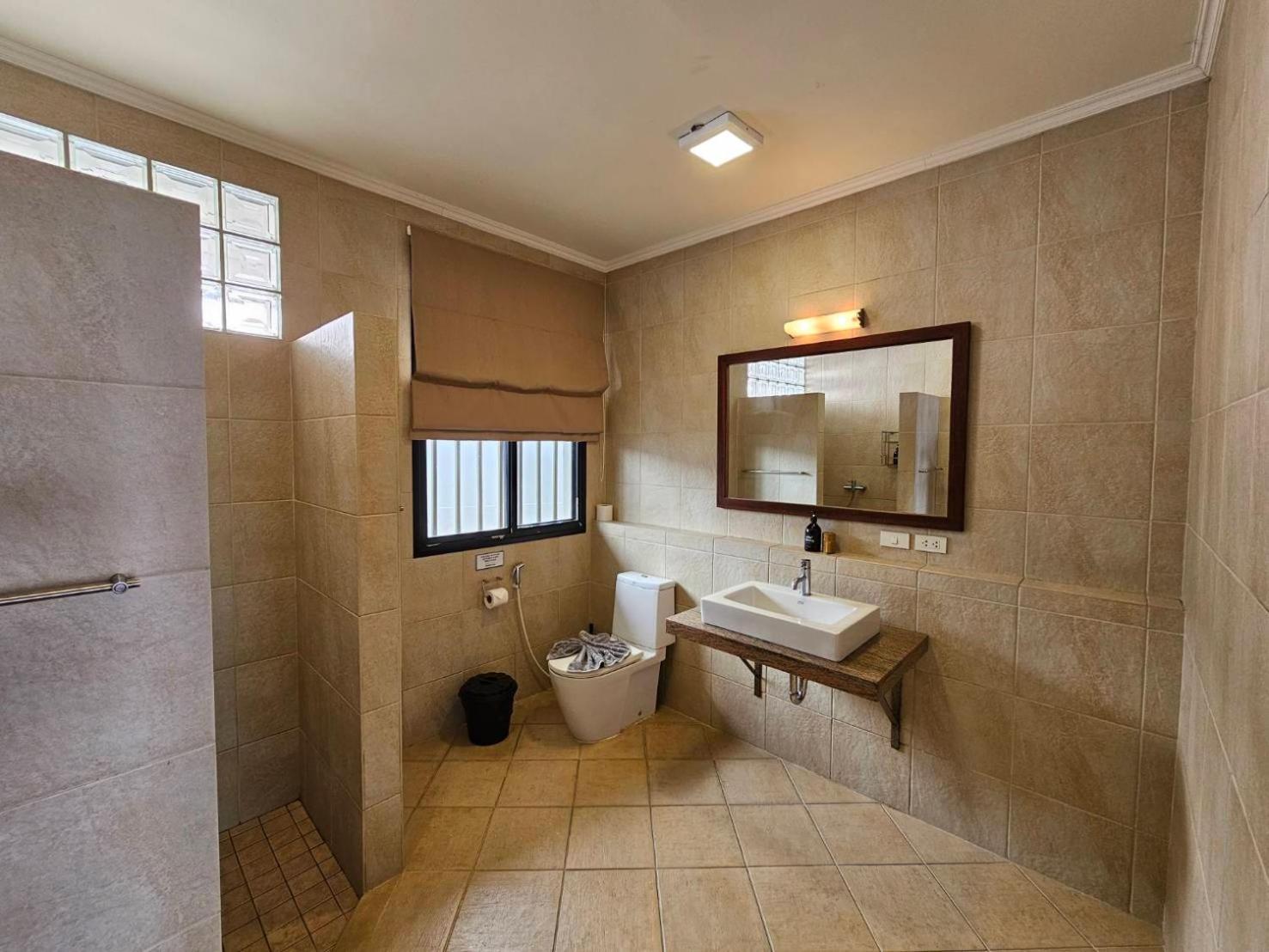 Poolside Suite with Ocean View