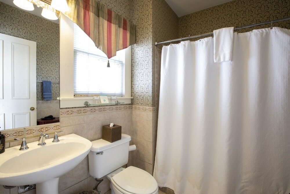 Traditional Room, 1 King Bed, Non Smoking (207 Hammersmith Farm)