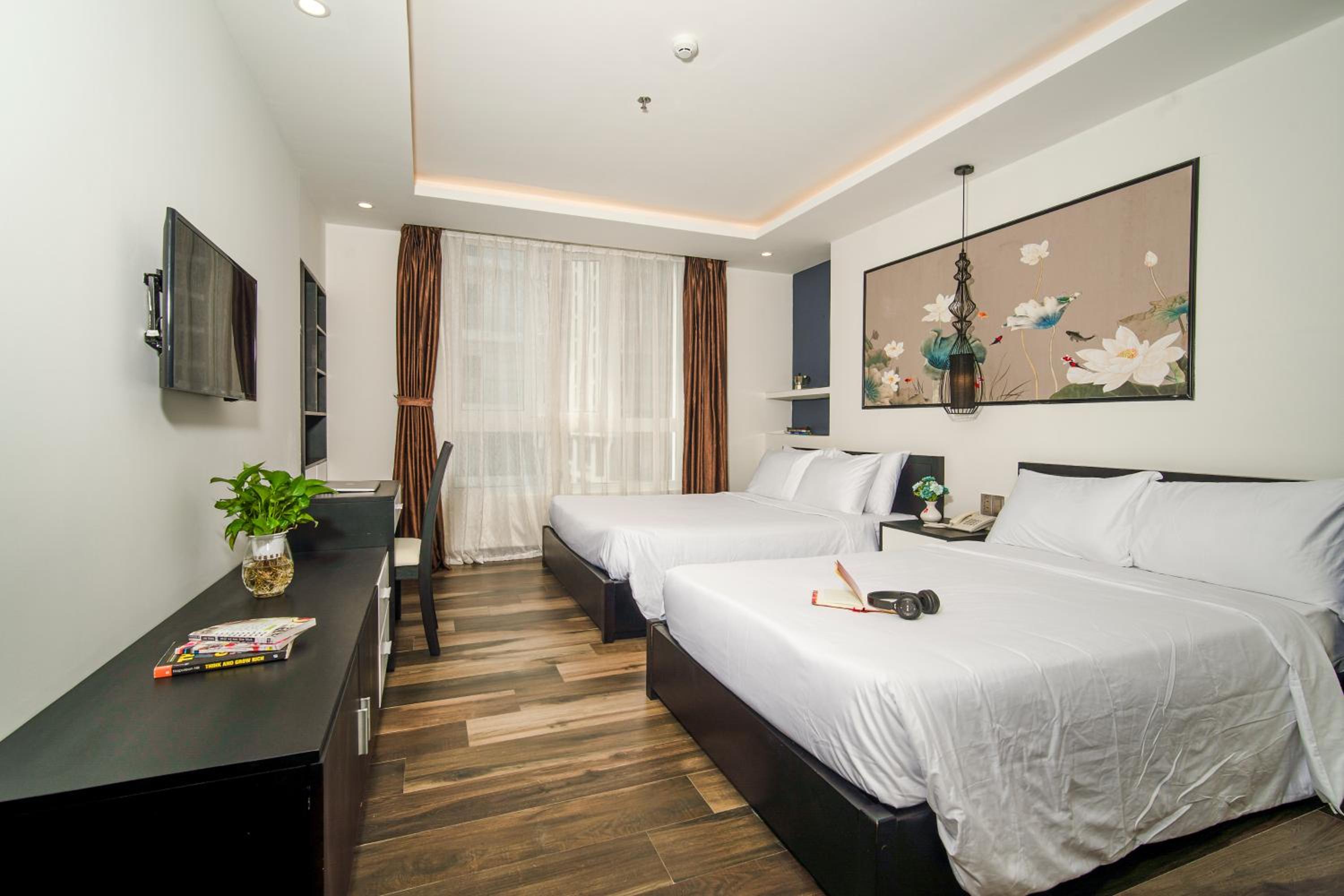 Deluxe Family Room - City View