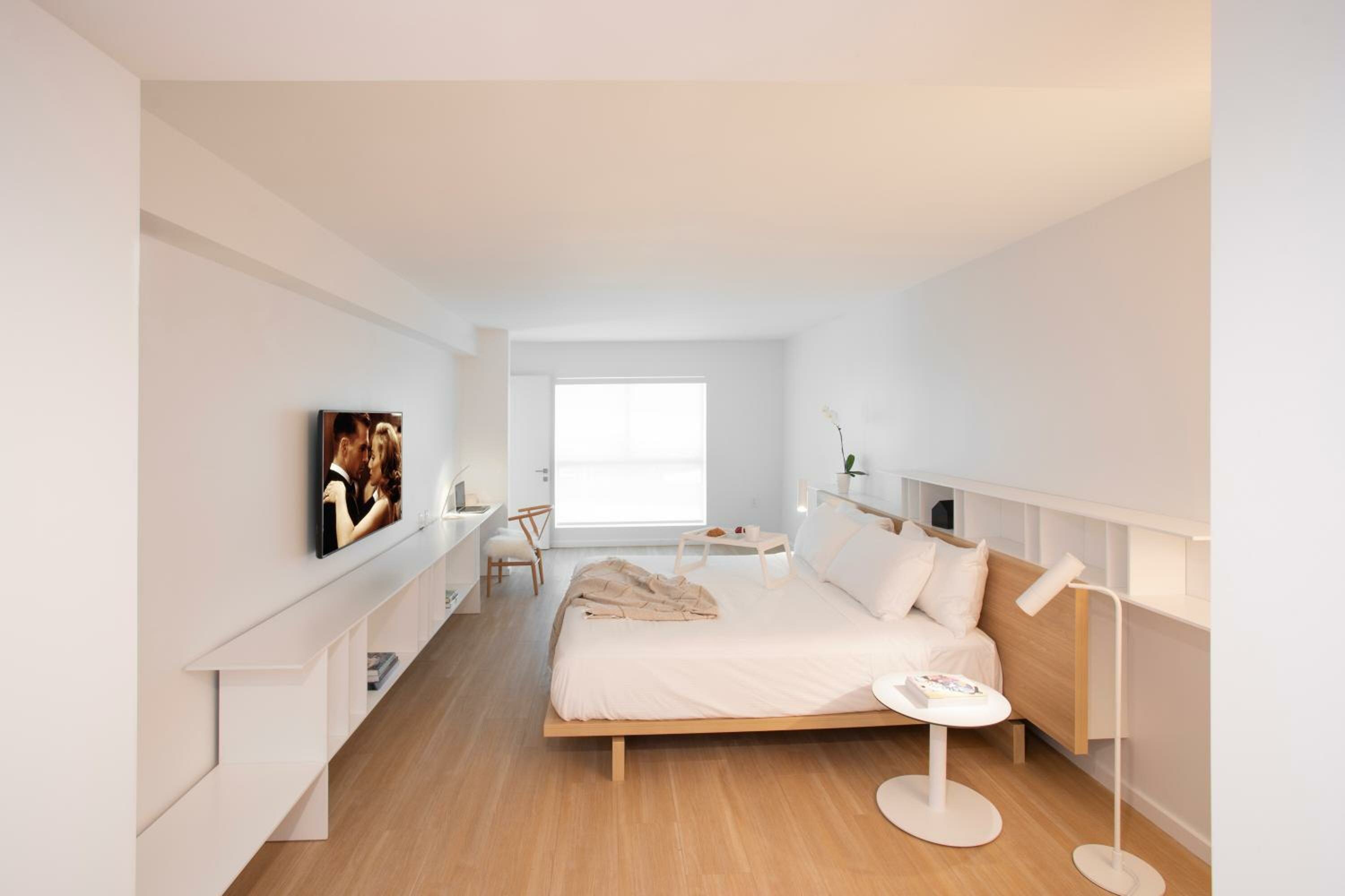 Deluxe One Bedroom King	