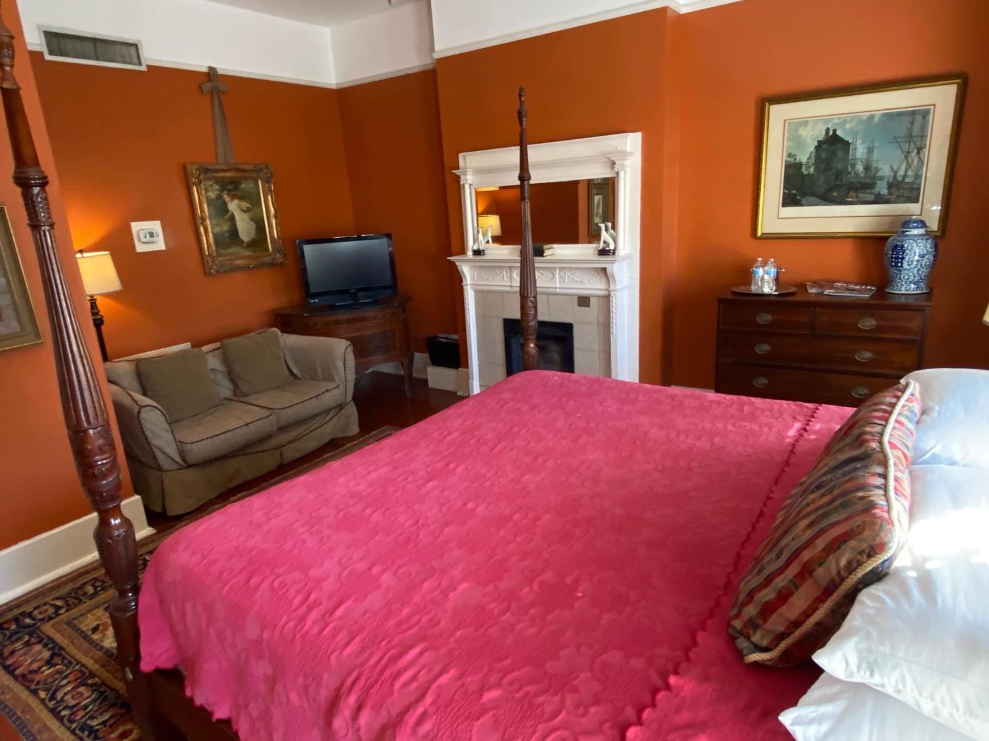 Wrest House- King Room 401