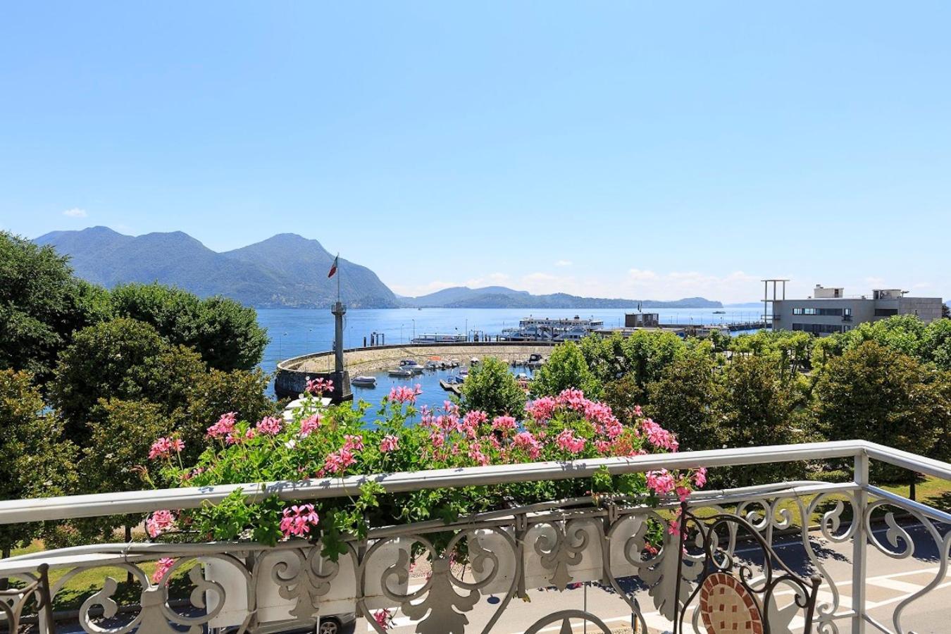 Double Room with Lake View