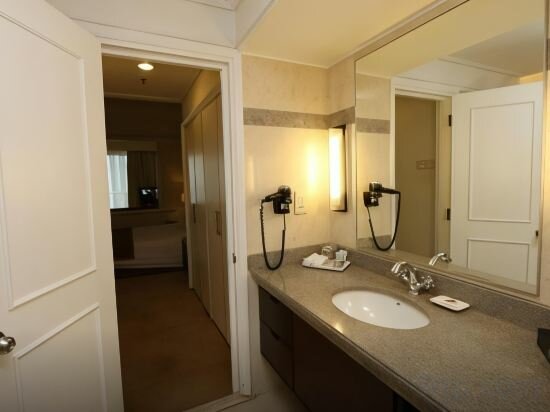 Studio Queen Room