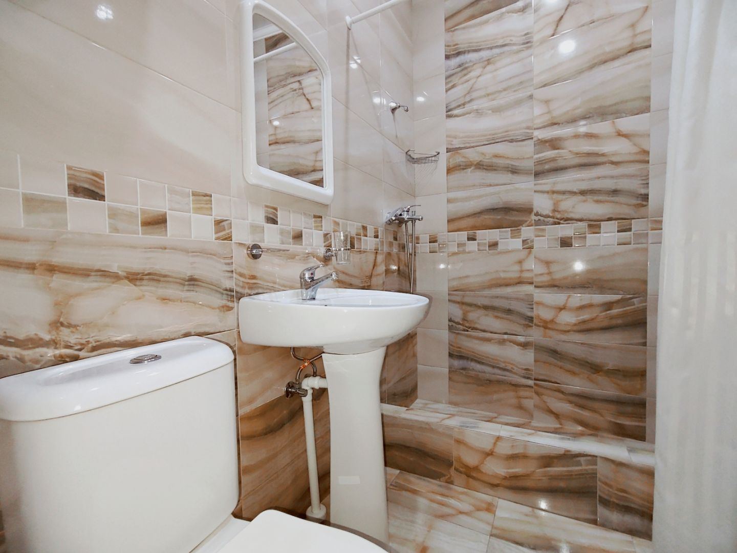 Трехместный номер с балконом