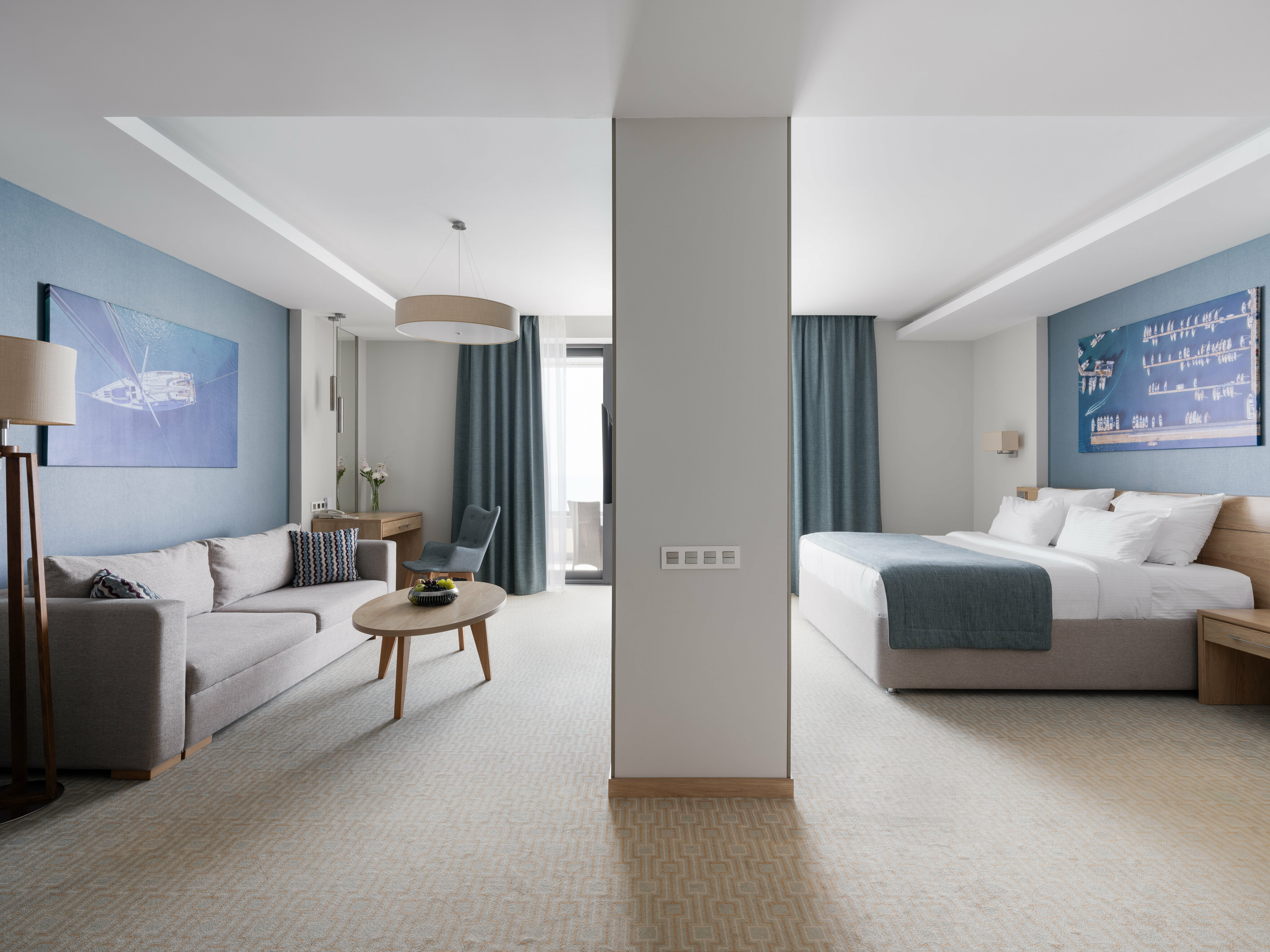 Полулюкс с 1 кроватью "king-size", балкон, вид на море