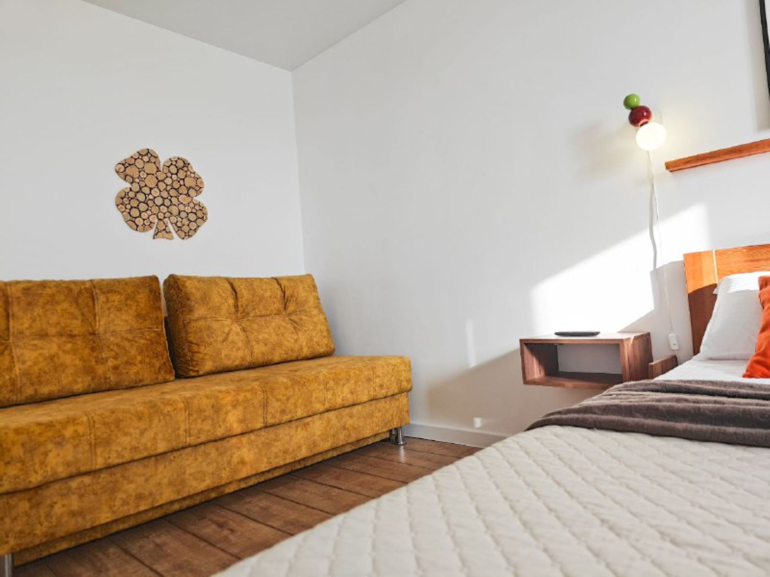 Квартира на высоком этаже с видом на город и облака в ЖК Акварель