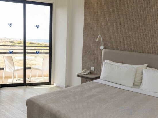 Superior Twin Room with Side Sea View