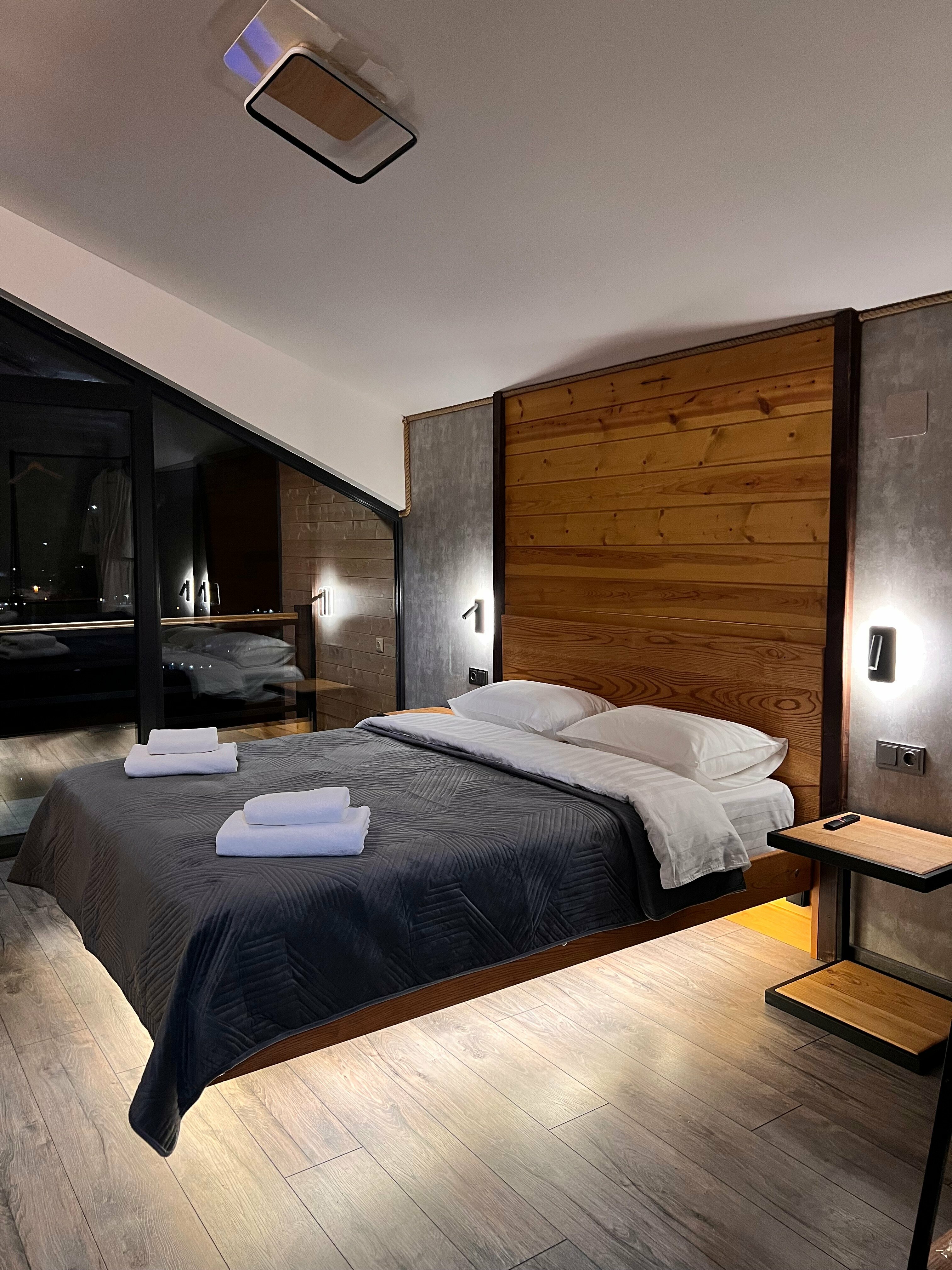 Семейный номер с видом на горы