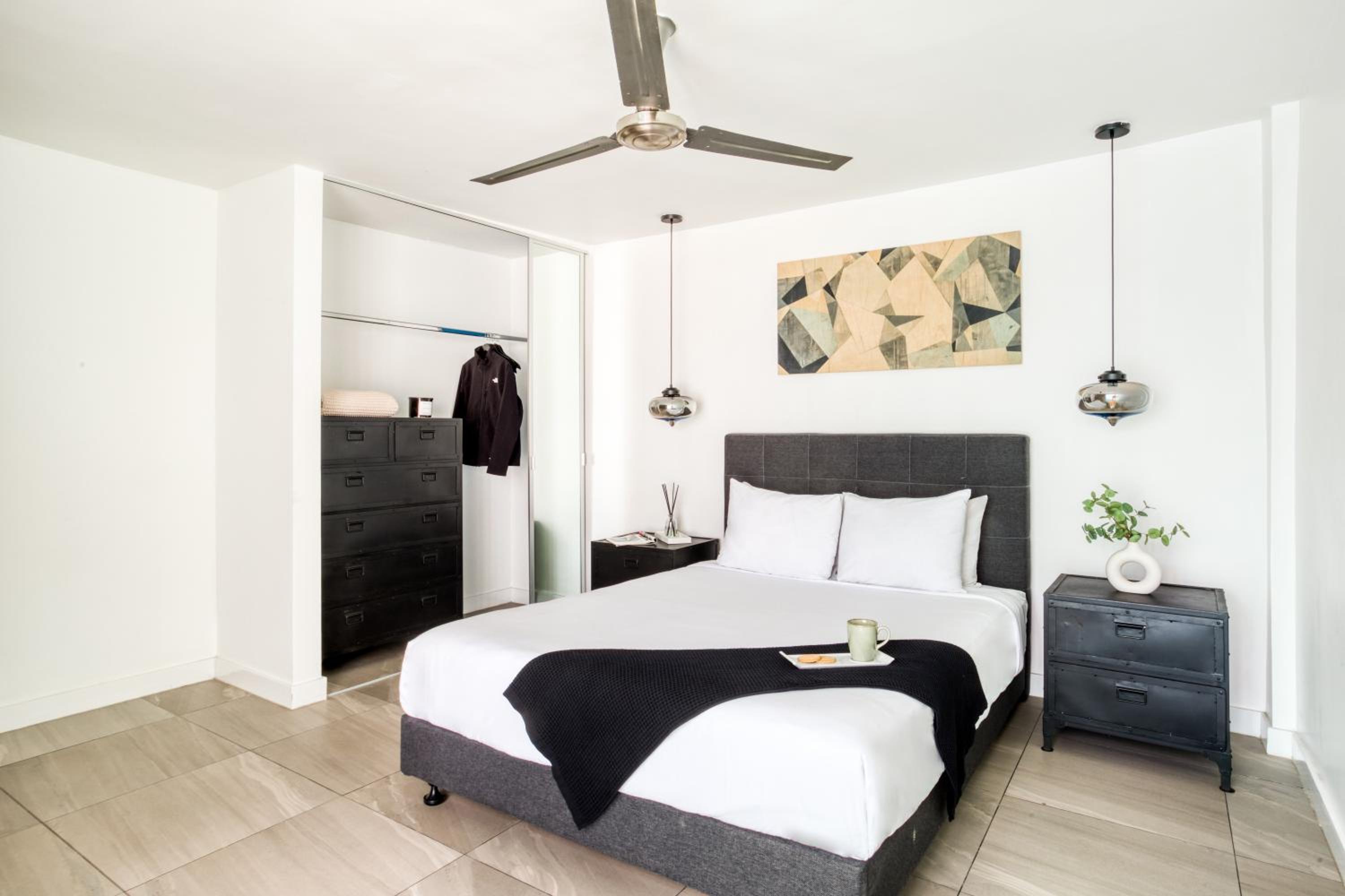 2 Queen Beds, 2 Bedroom Apartment