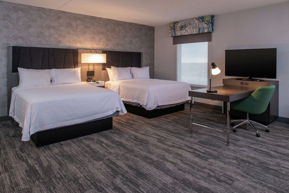 Studio, 2 Queen Beds, Refrigerator & Microwave (Wet bar)