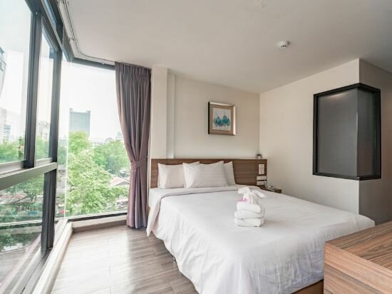 Premier Queen Corner Room
