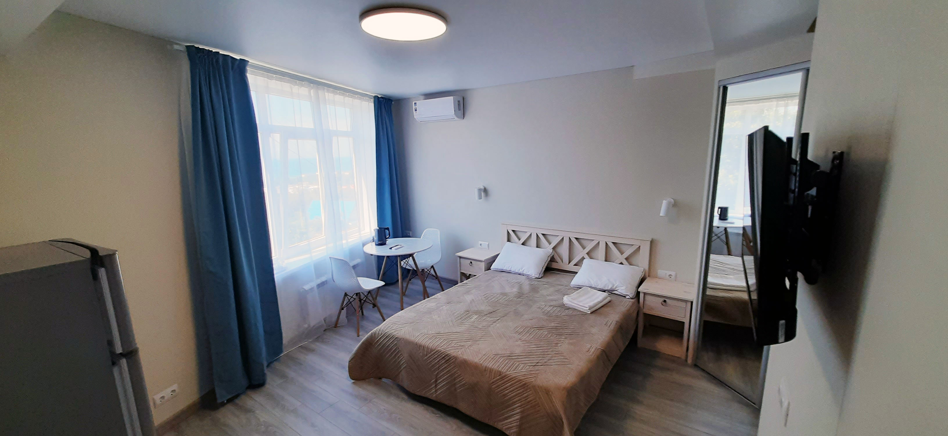 Двухместный номер с доп. местом без балкона с видом на море