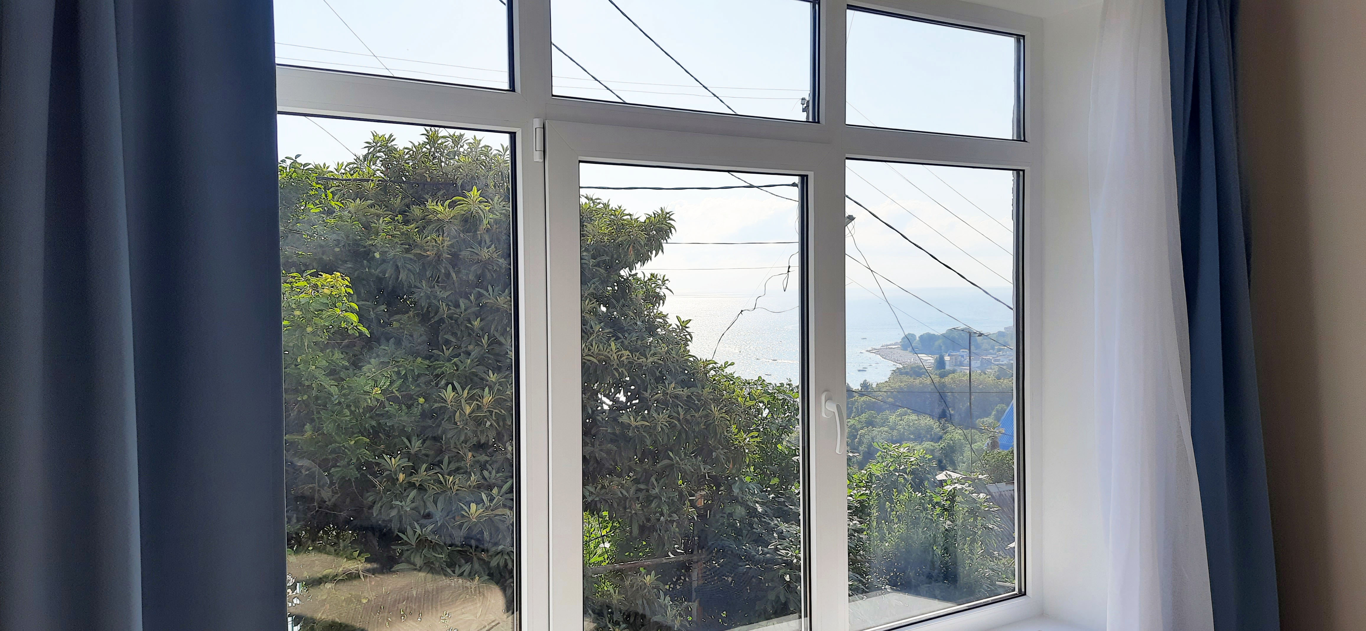 Двухместный номер с доп. местом без балкона с видом на море