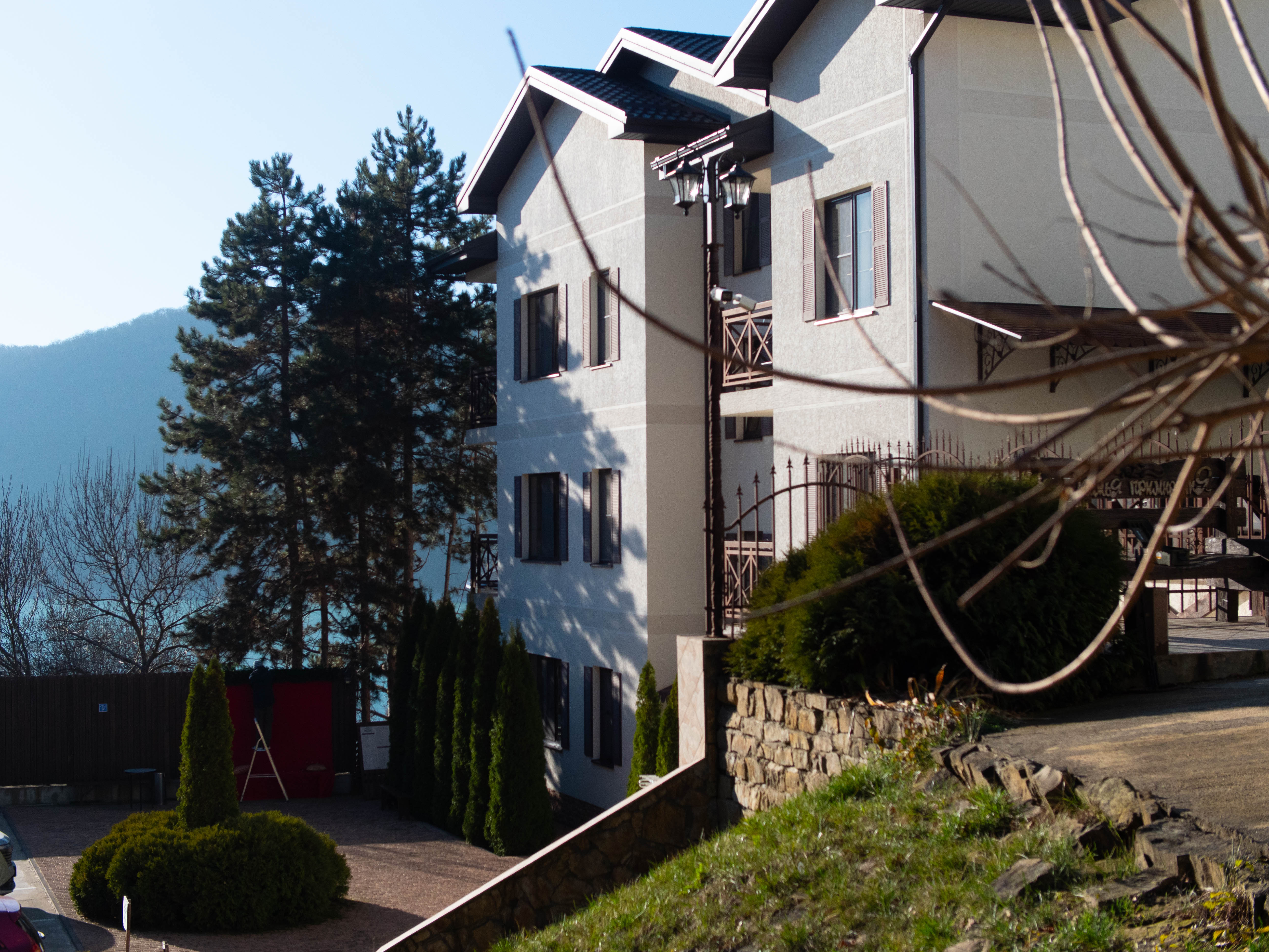 Стандарт с кухней, вид на внутренний двор (1 этаж), до 4-х гостей