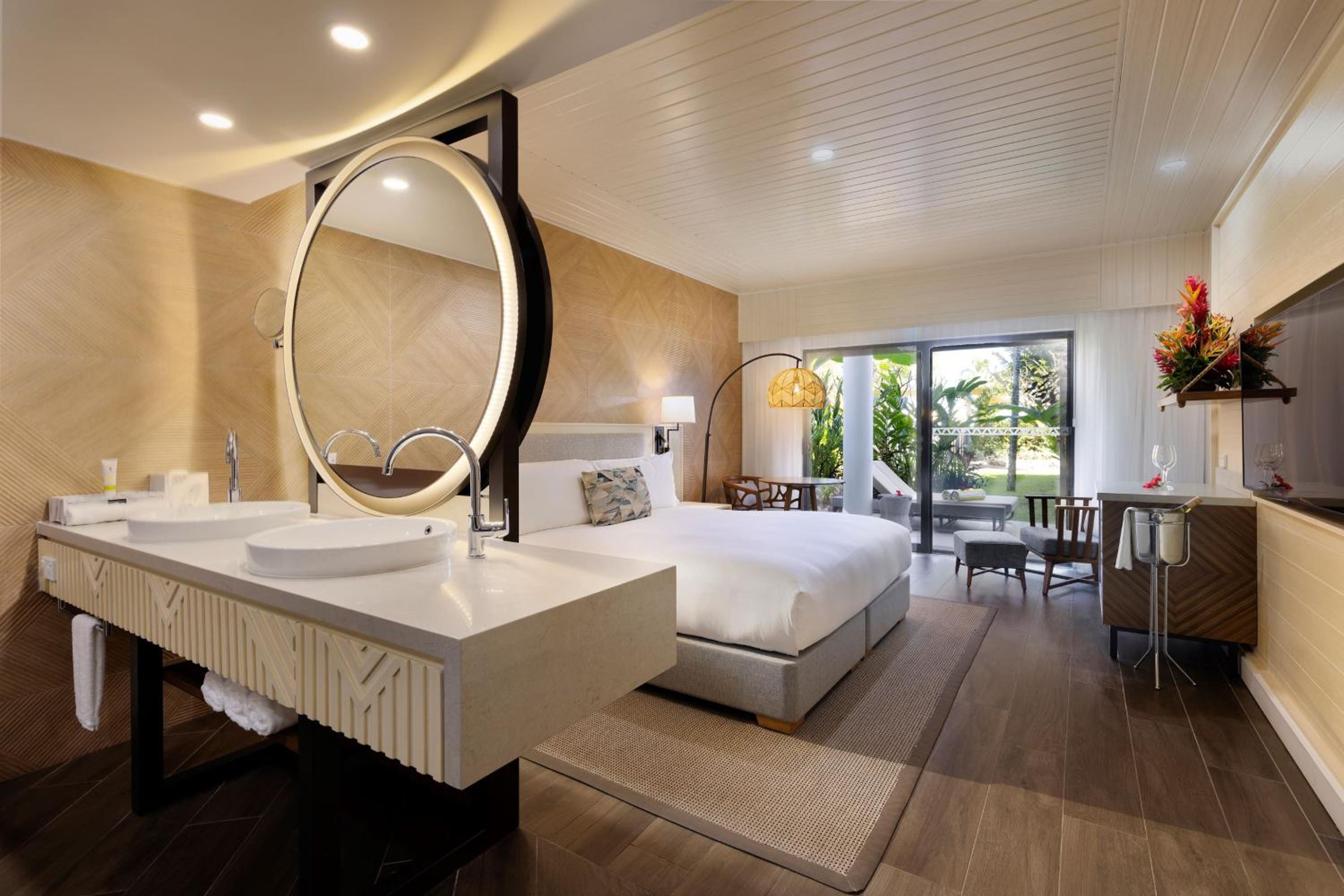 Luxury King Room with Beach Club Plus Access