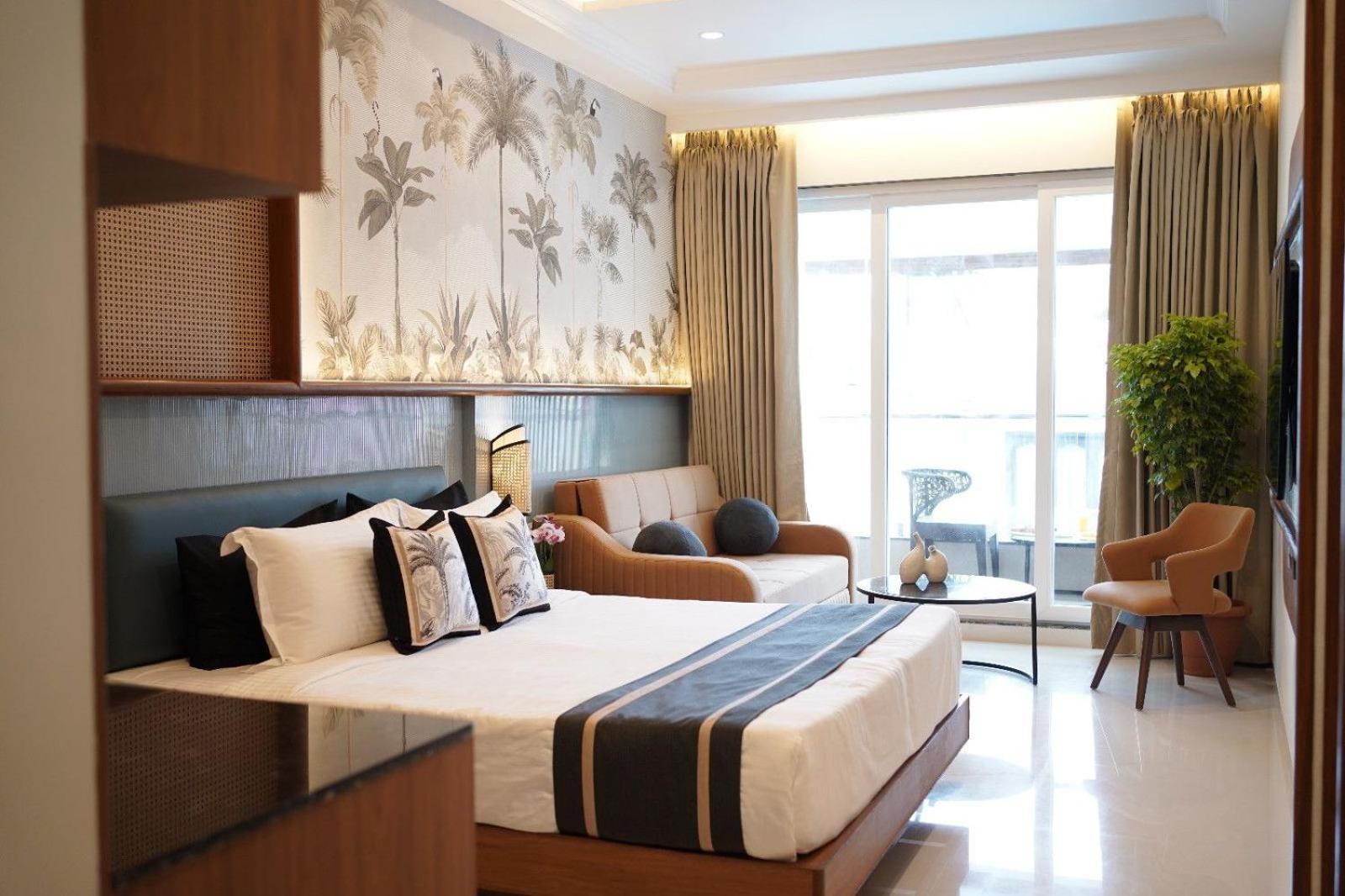 Junior Suite with Pool View