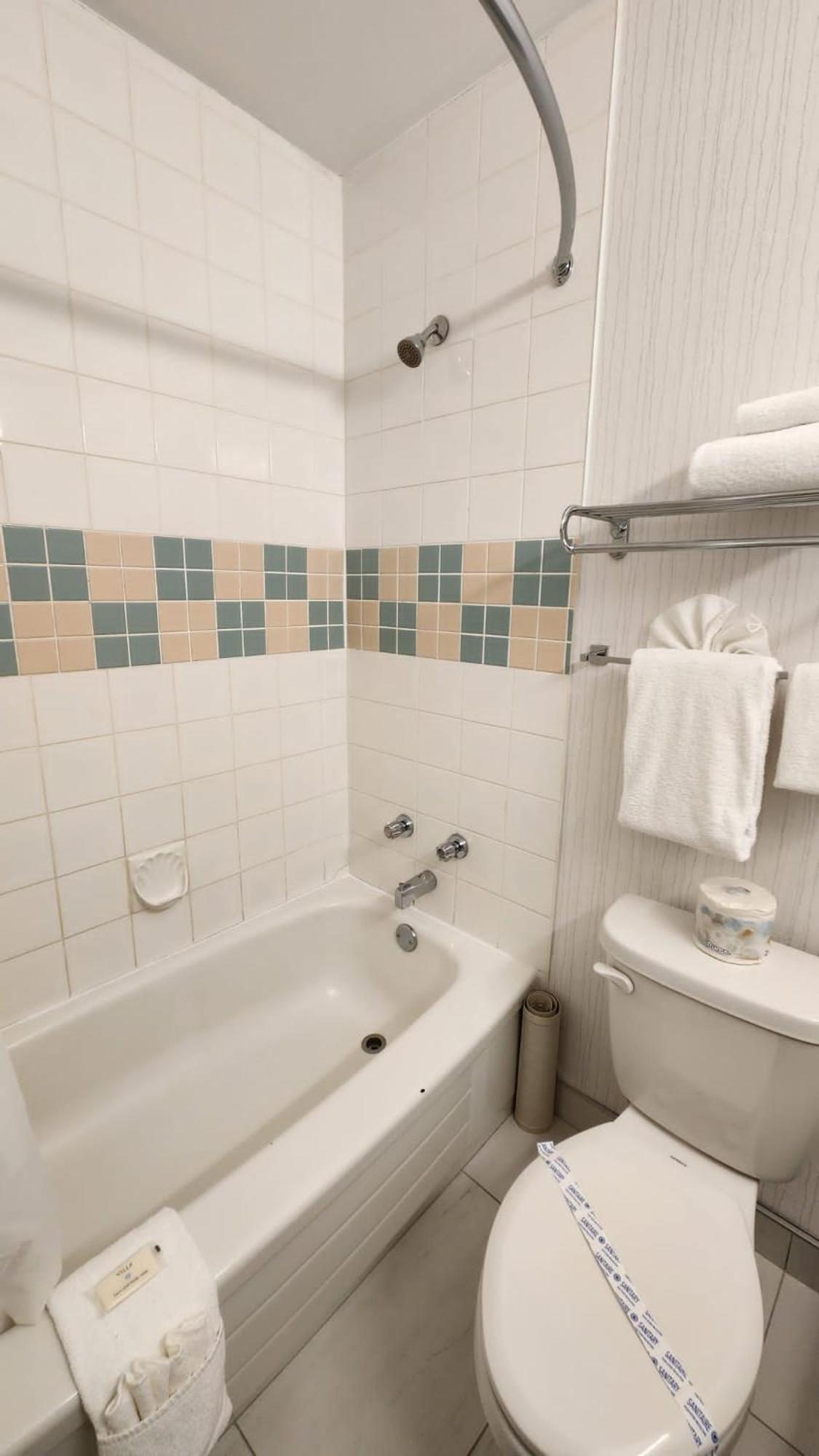 Standard Queen Room (NOT Pet Friendly)