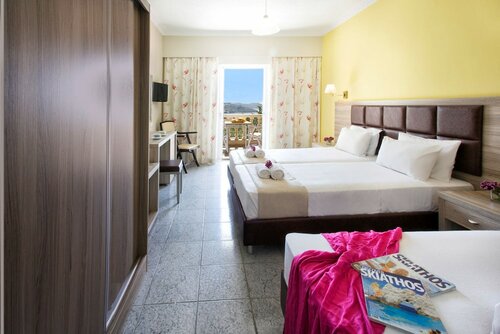 Трехместный номер в Blue Horizon Studios