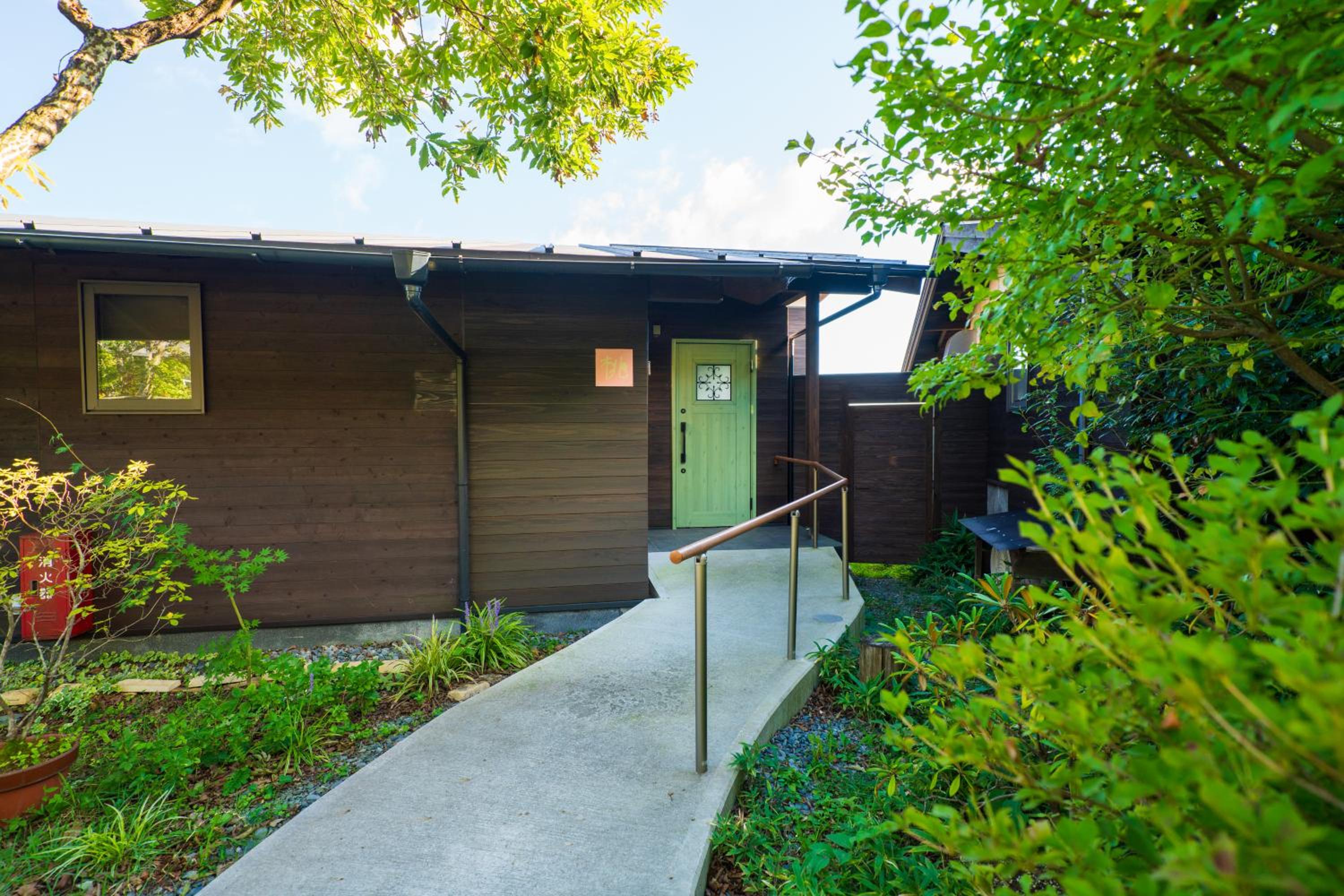 Twin Room with Private External Bathroom