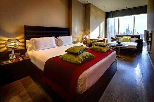 Premium Triple Room with City View в Olivia Plaza Hotel