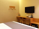 Standard King Room (No window) в Ahyu Hotel