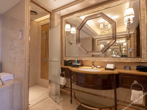 Deluxe Suite в Wanda Realm Harbin