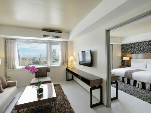 Executive Double Room в Quest Hotel & Conference Center