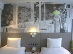 Стандартный номер с 2 односпальными кроватями и видом на город в Holiday Inn & Suites Saigon Airport