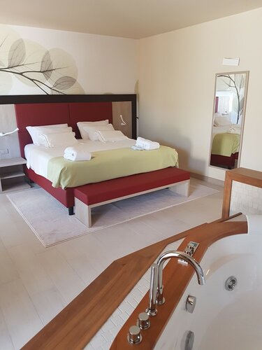 Люкс, гидромассажная ванна в Griso Collection Hotel