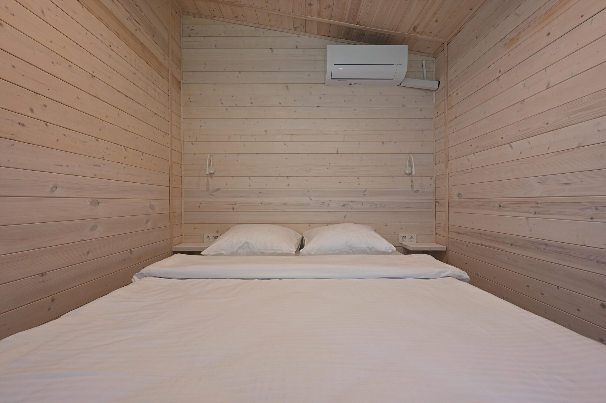 Мини-Барнхаус с видом на лес