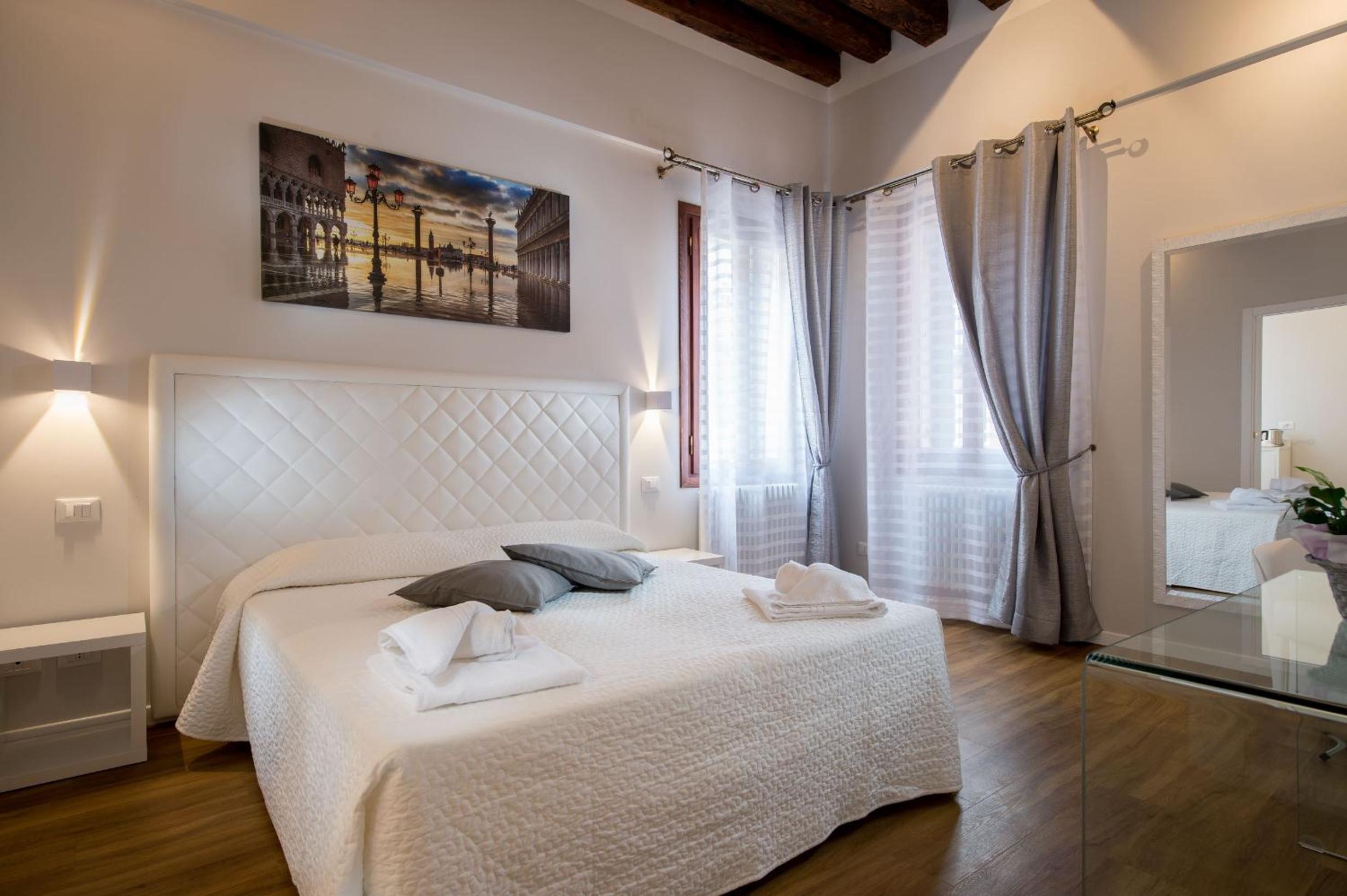 Double Room - Separate Building (no kitchen)