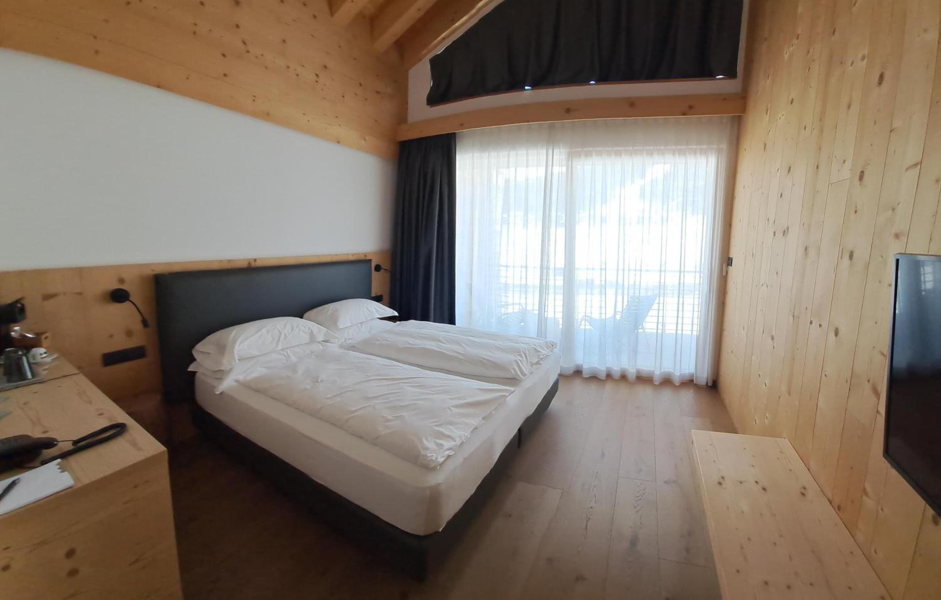 Superior Double or Twin Room with Mountain View