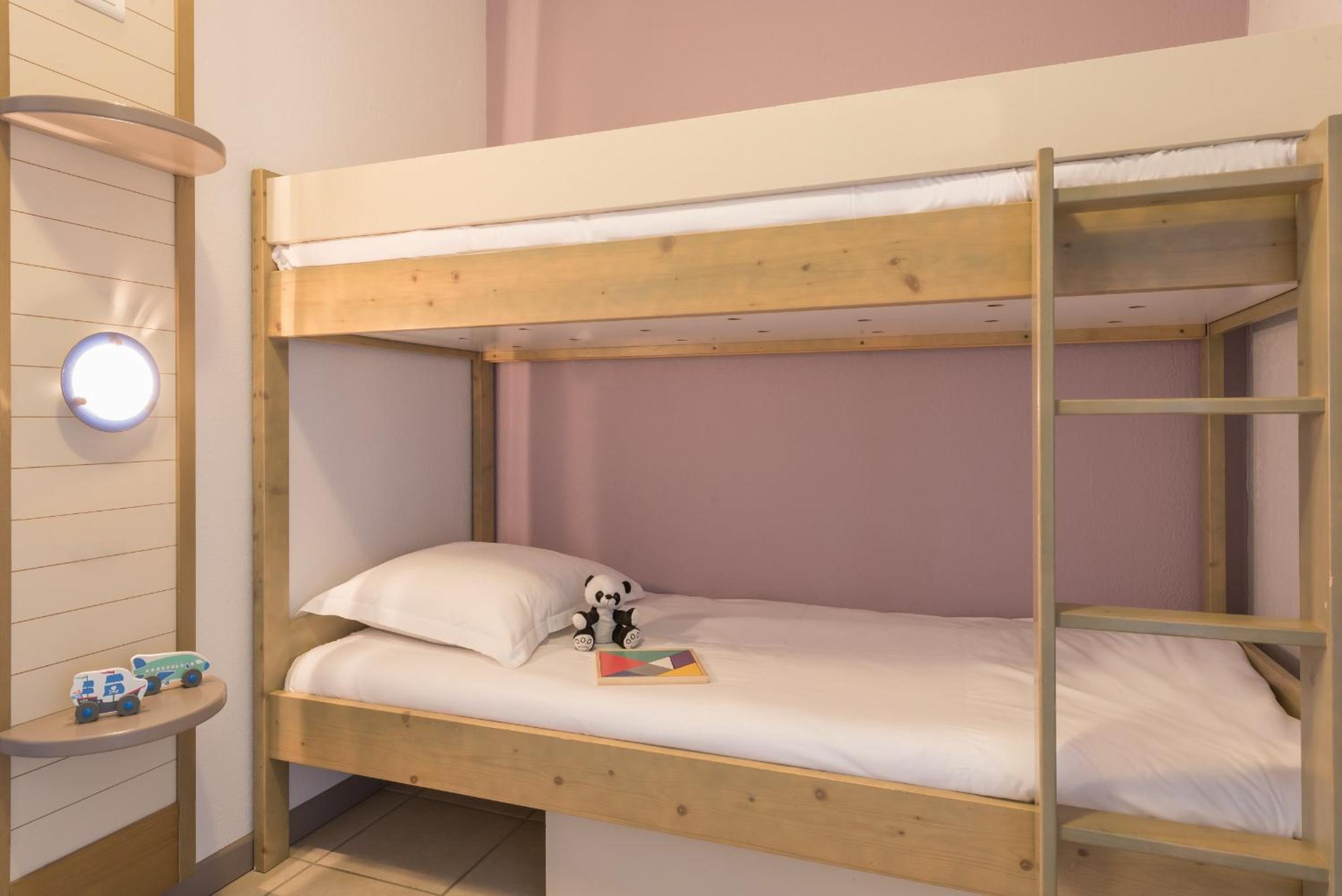 One-Bedroom Apartment with Sleeping Alcove and Air Conditioning (6 People) - Sea View