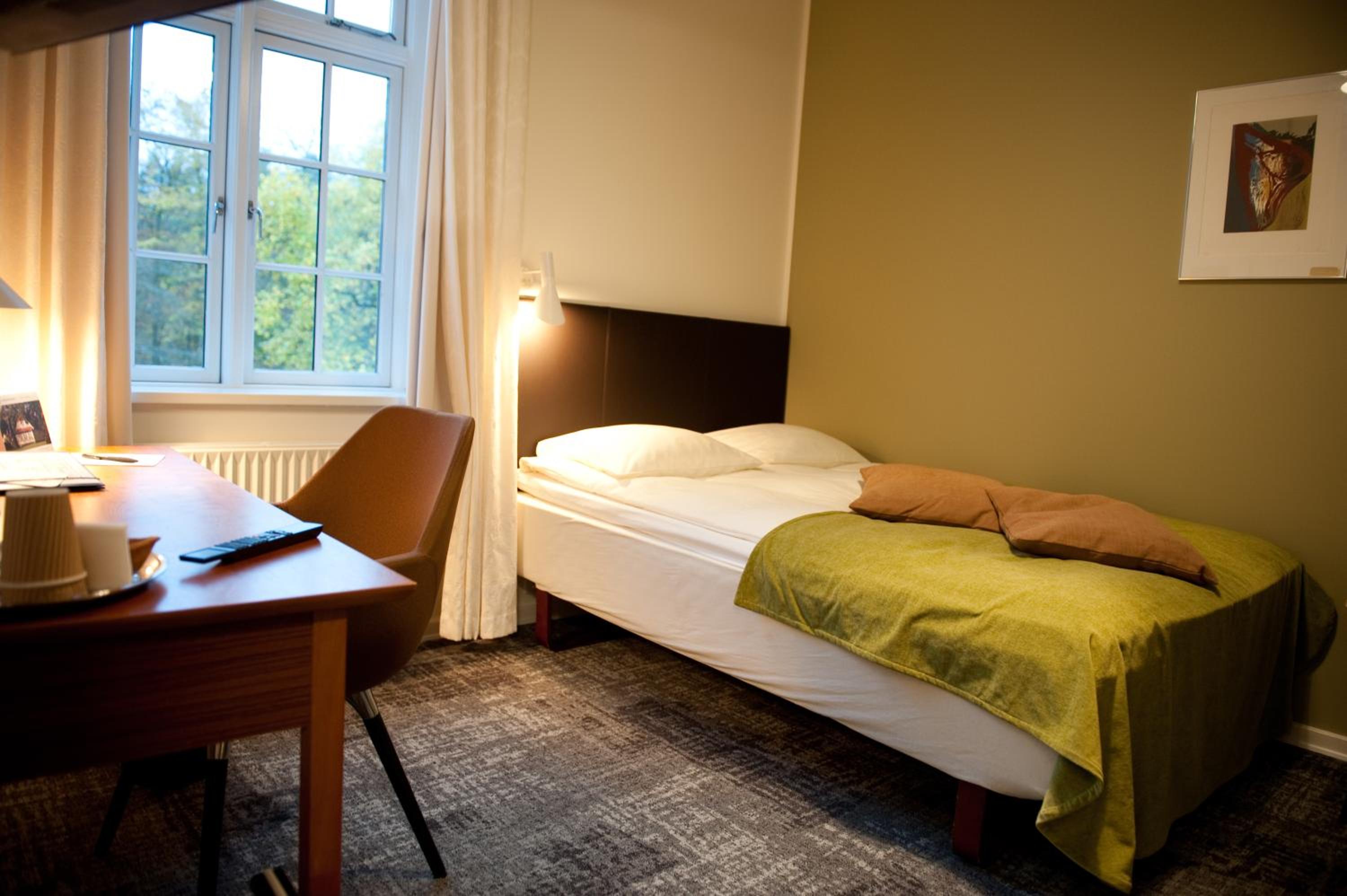 Single Room - Non-Smoking