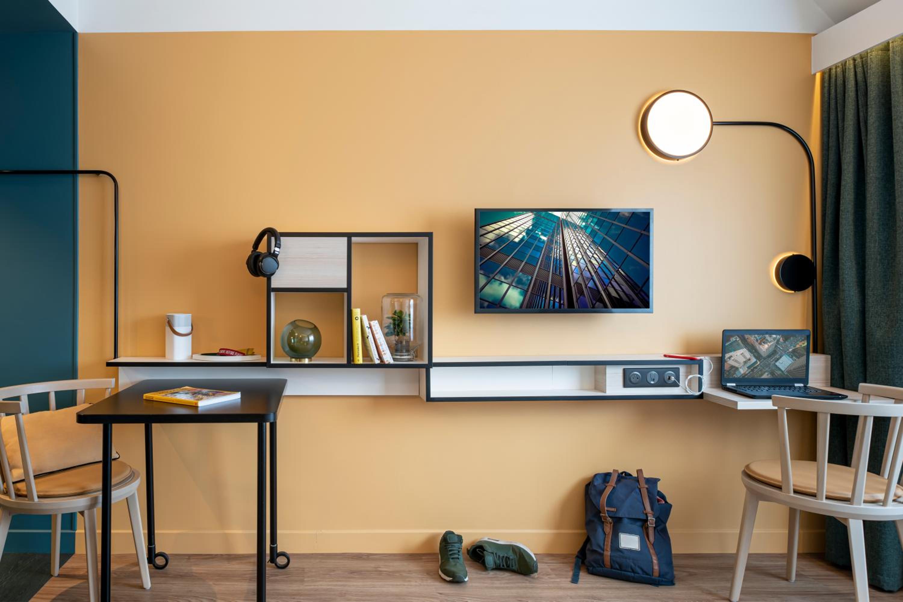 Studio with Twin Beds